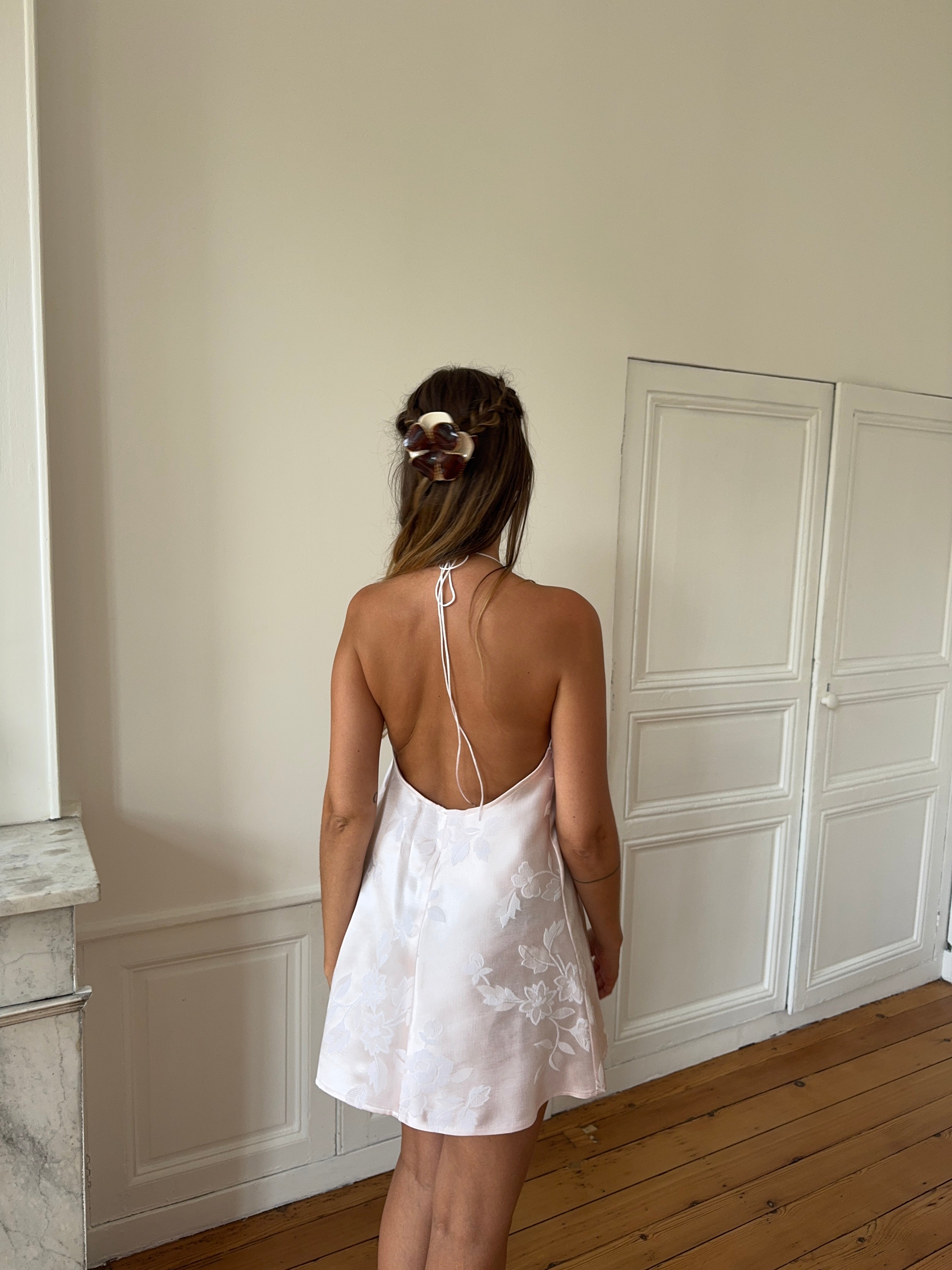 Robe dos nu upcyclée satinée rose clair