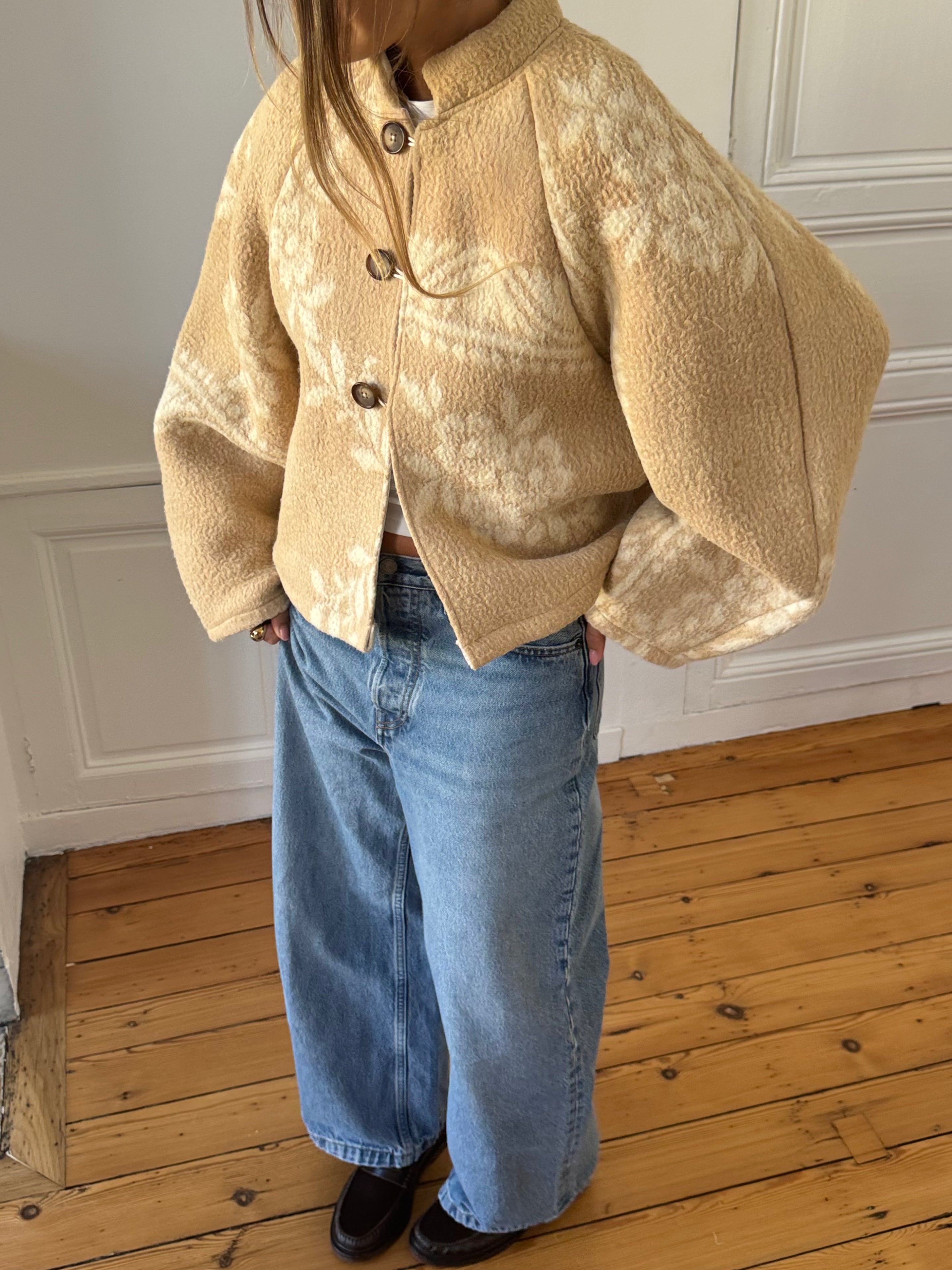 Veste upcyclée laine beige à motifs - T2