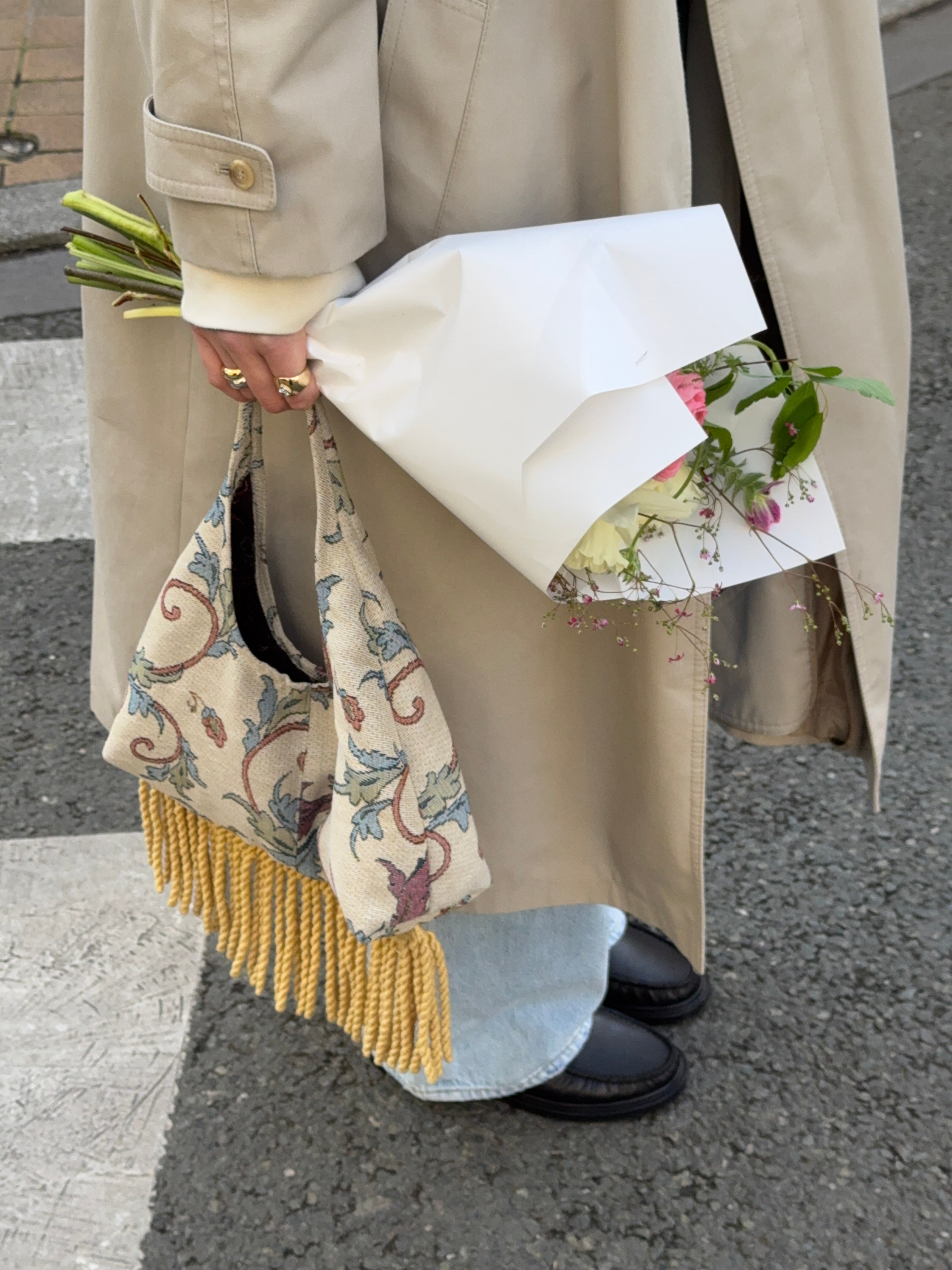 Sac upcyclé beige à motifs et franges vintage - petit