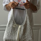 Sac upcyclé matelassé blanc à motif bleu