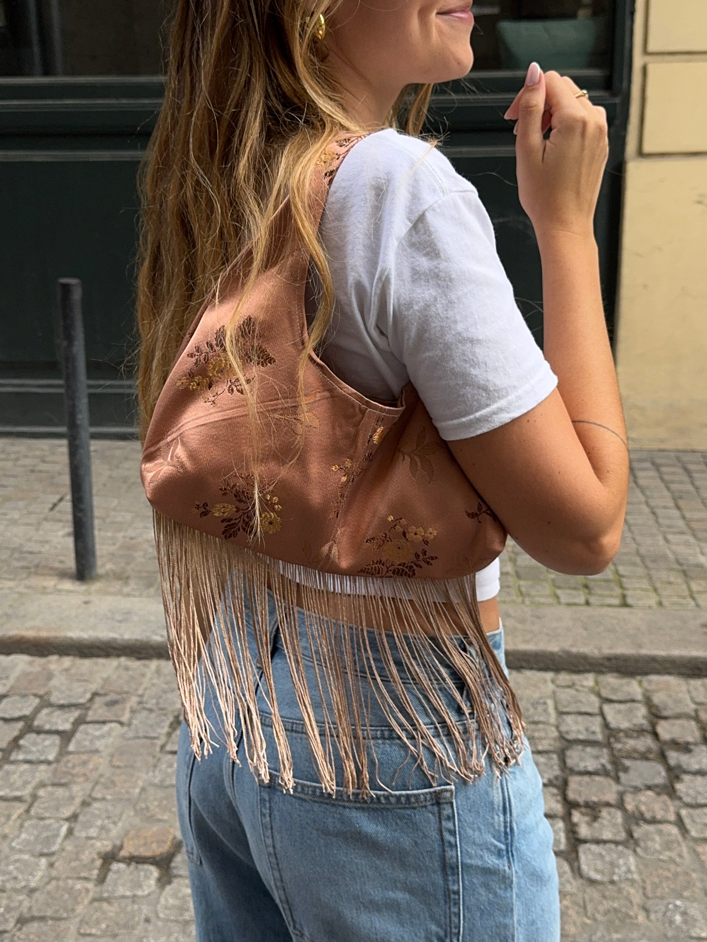 Sac upcyclé satiné cuivré à motifs et franges vintage - petit
