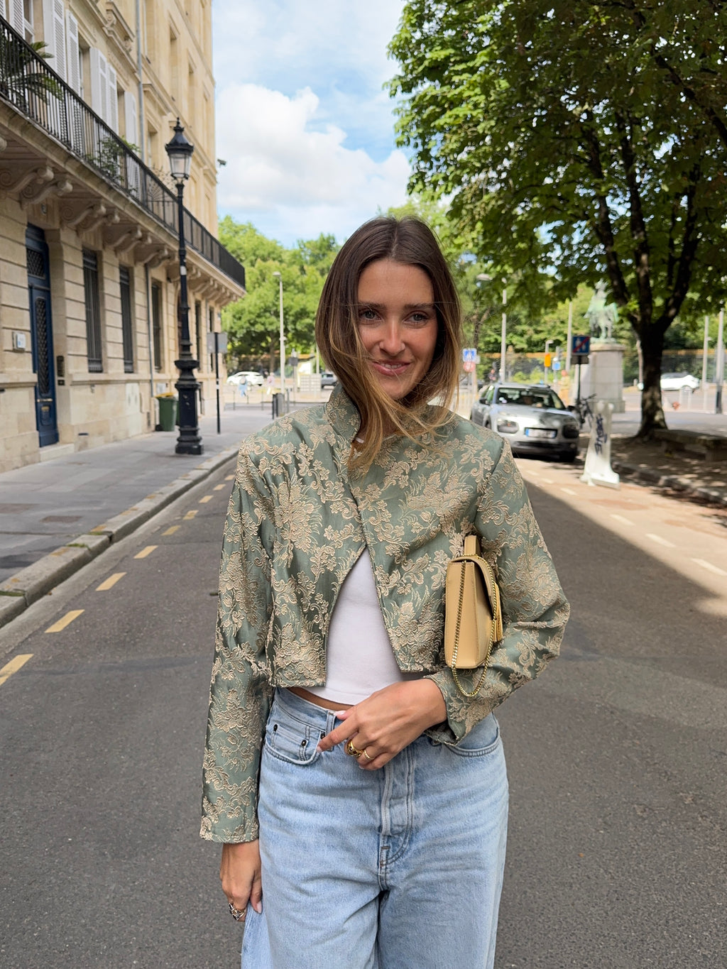Veste courte upcyclée vert d'eau à motifs vintage