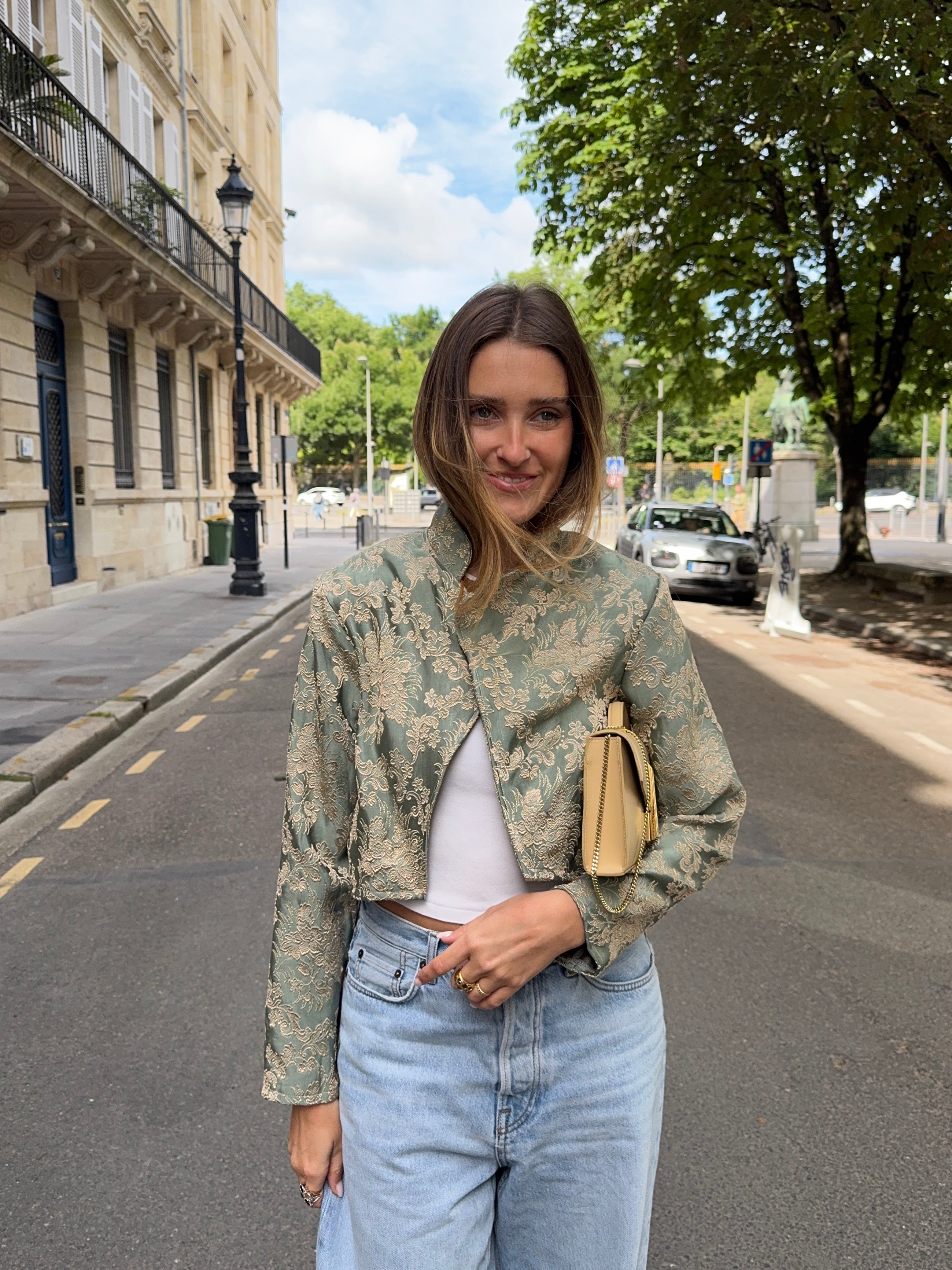 Veste courte upcyclée vert d'eau à motifs vintage