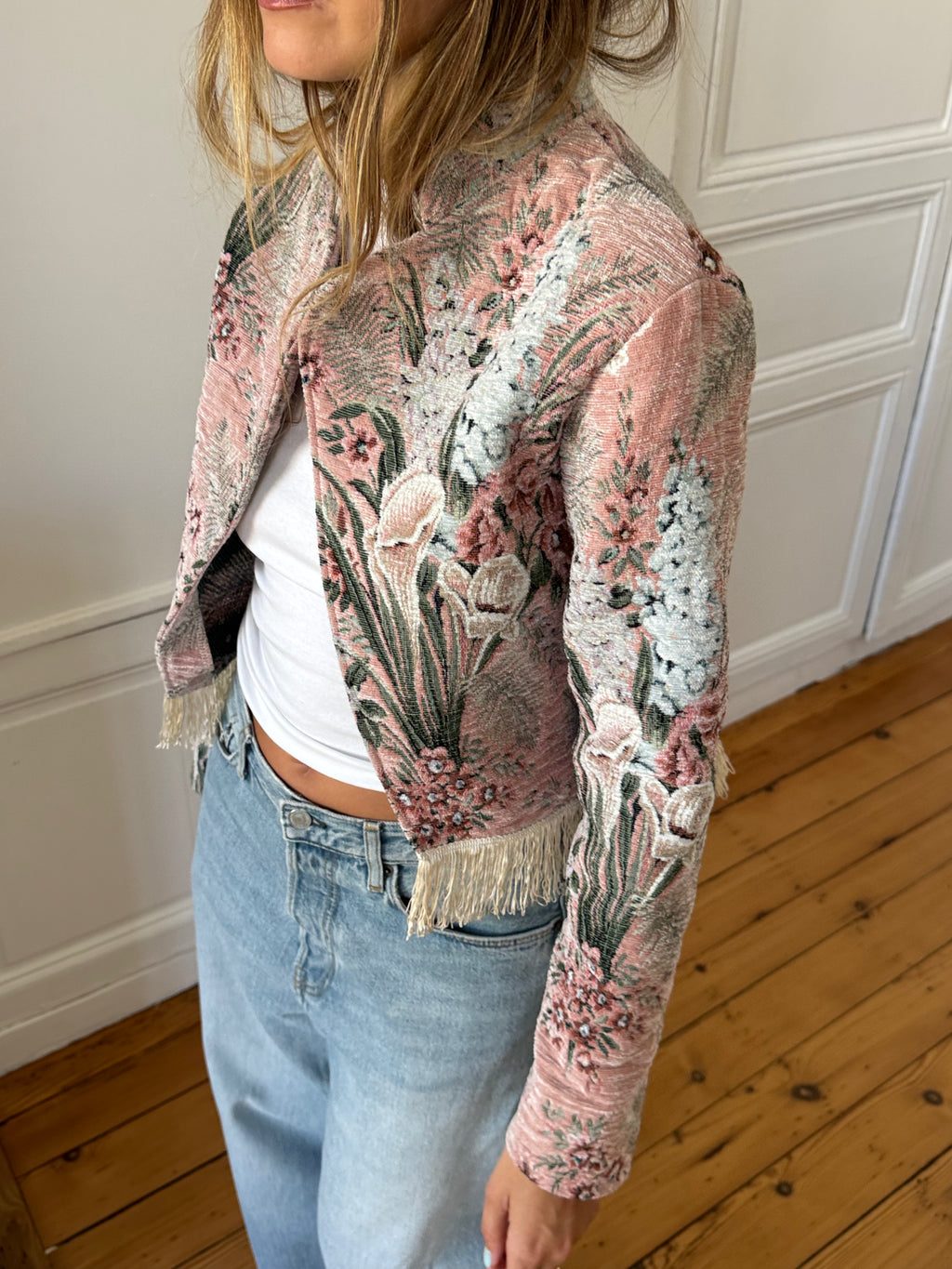 Veste courte upcyclée à motifs et franges