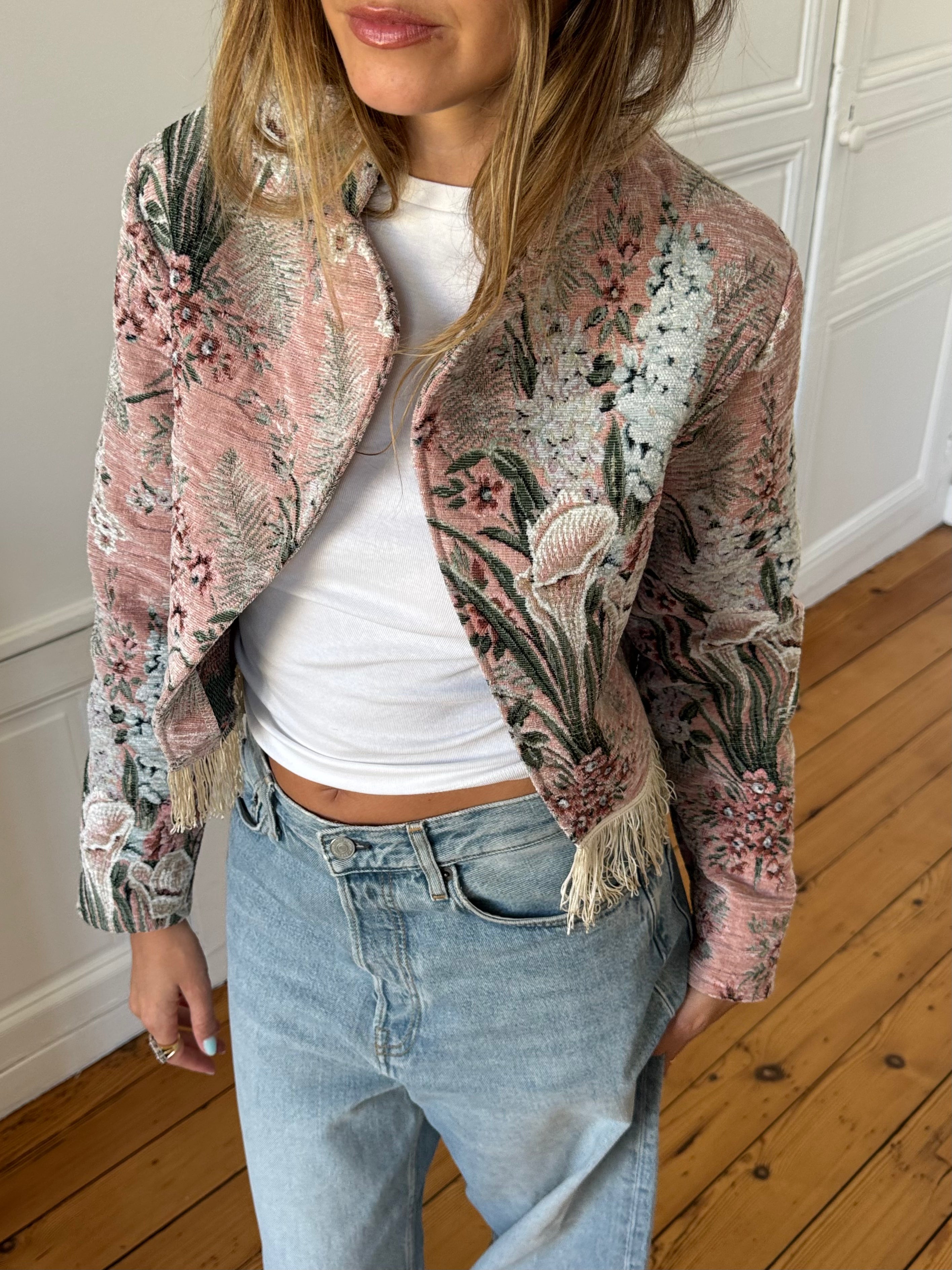 Veste courte upcyclée à motifs et franges