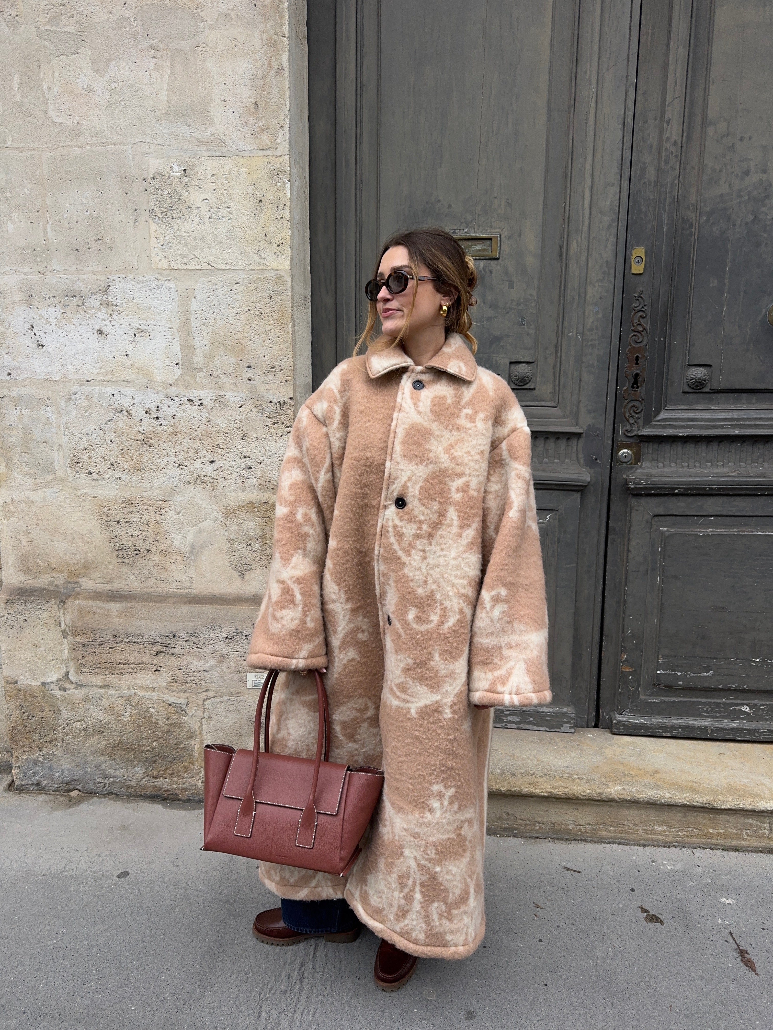 Manteau long upcyclé laine rosée à motifs vintage