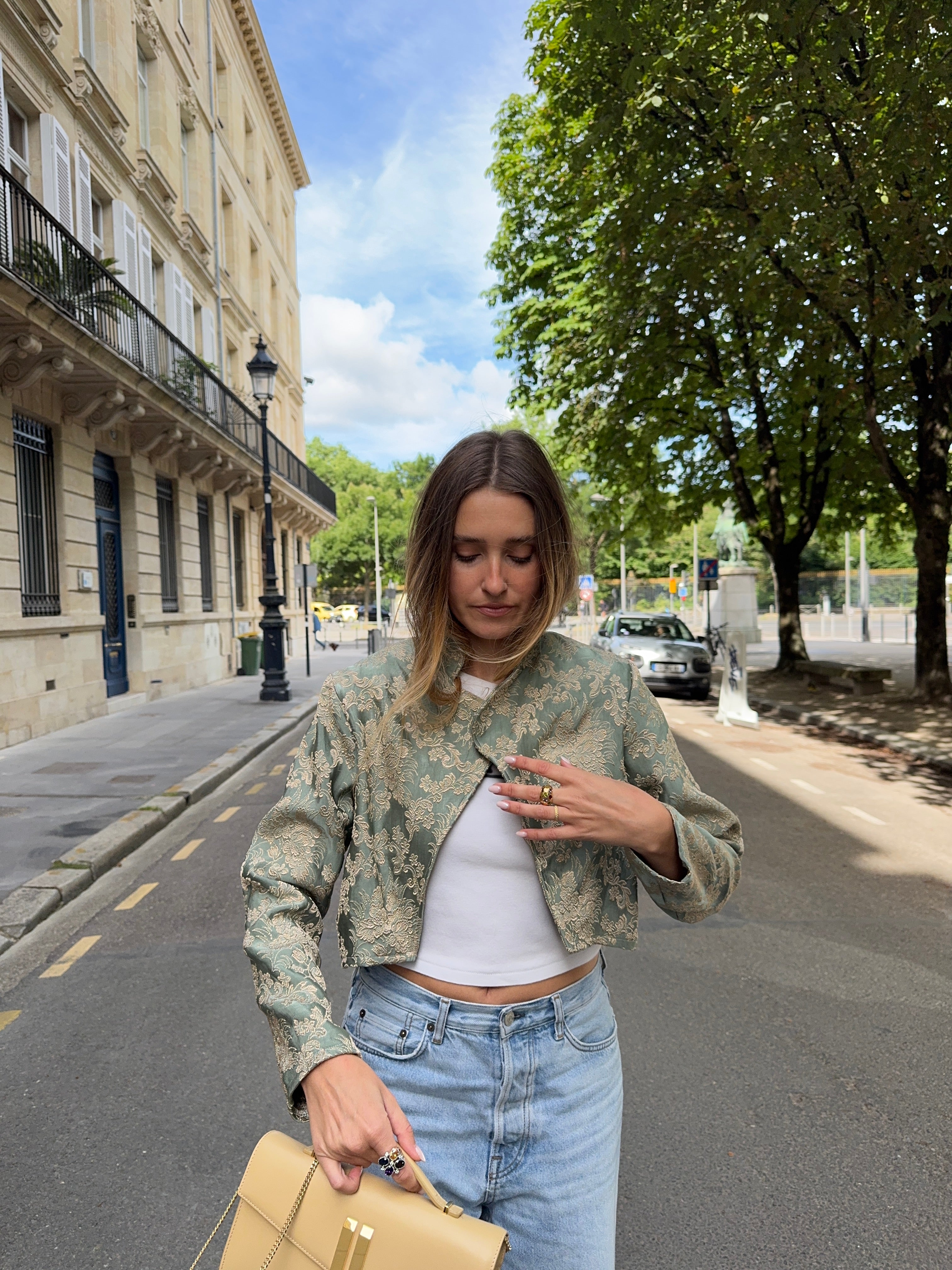 Veste courte upcyclée vert d'eau à motifs vintage