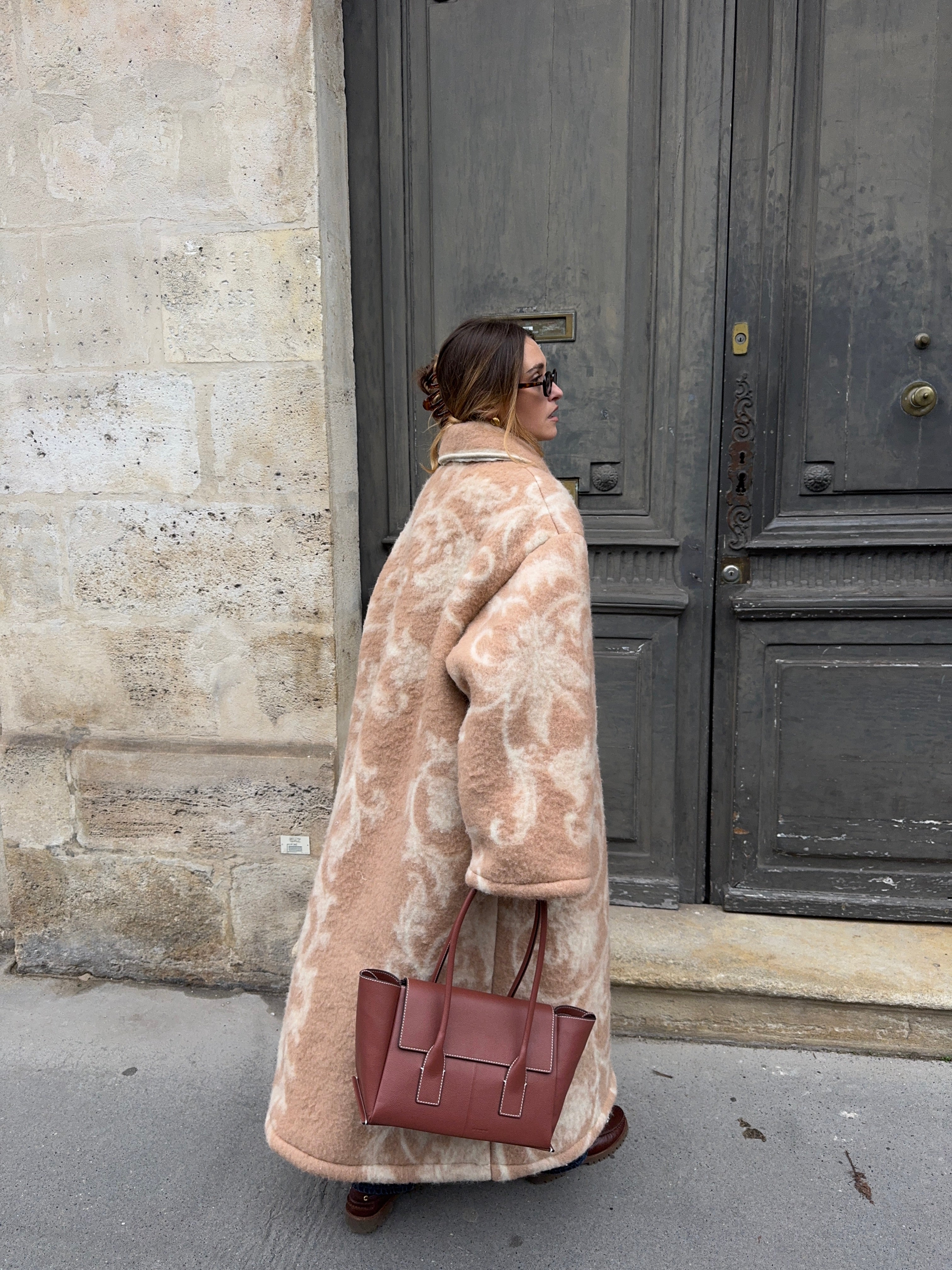 Manteau long upcyclé laine rosée à motifs vintage