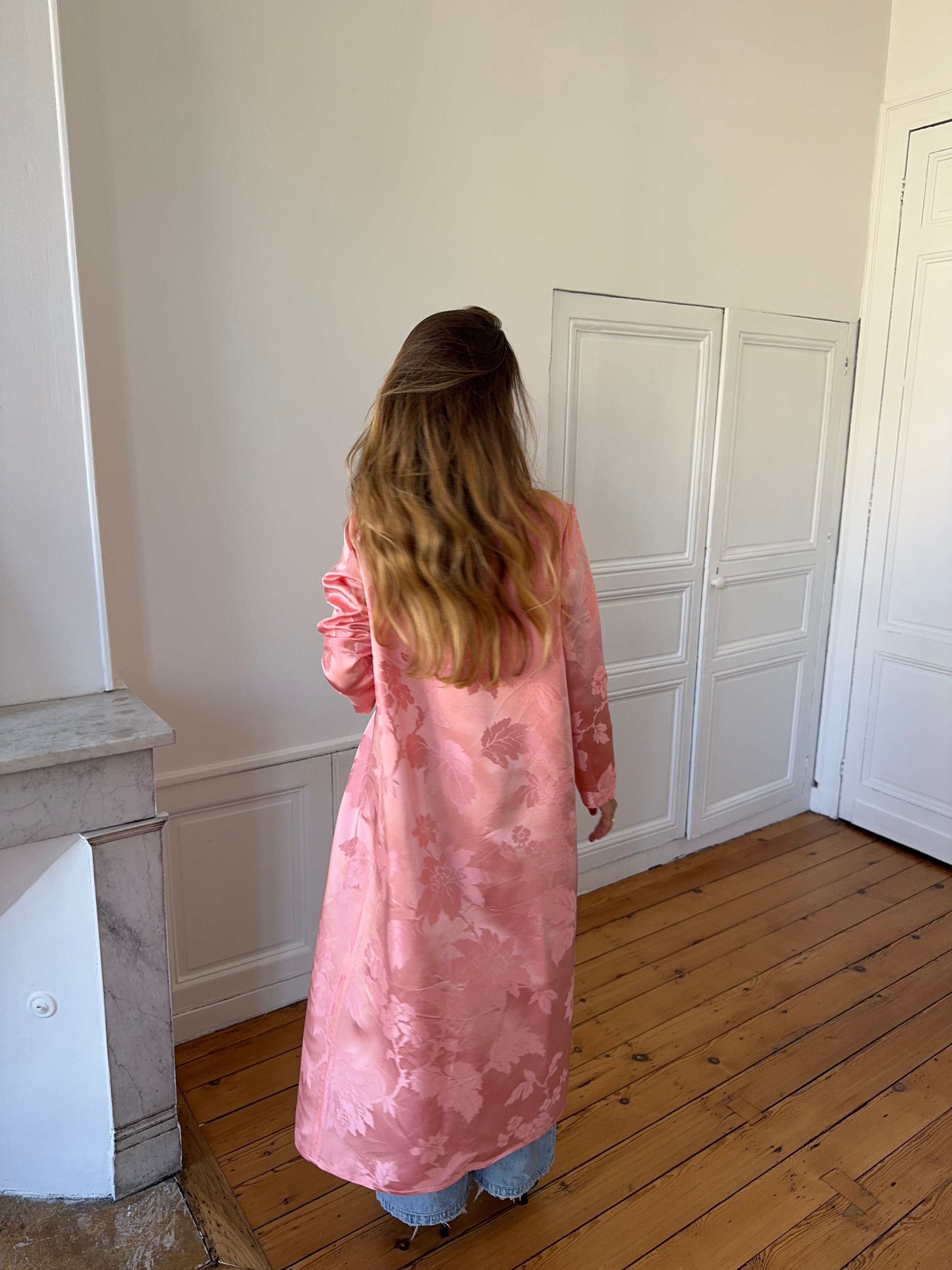 Veste longue upcyclée satinée rose - M
