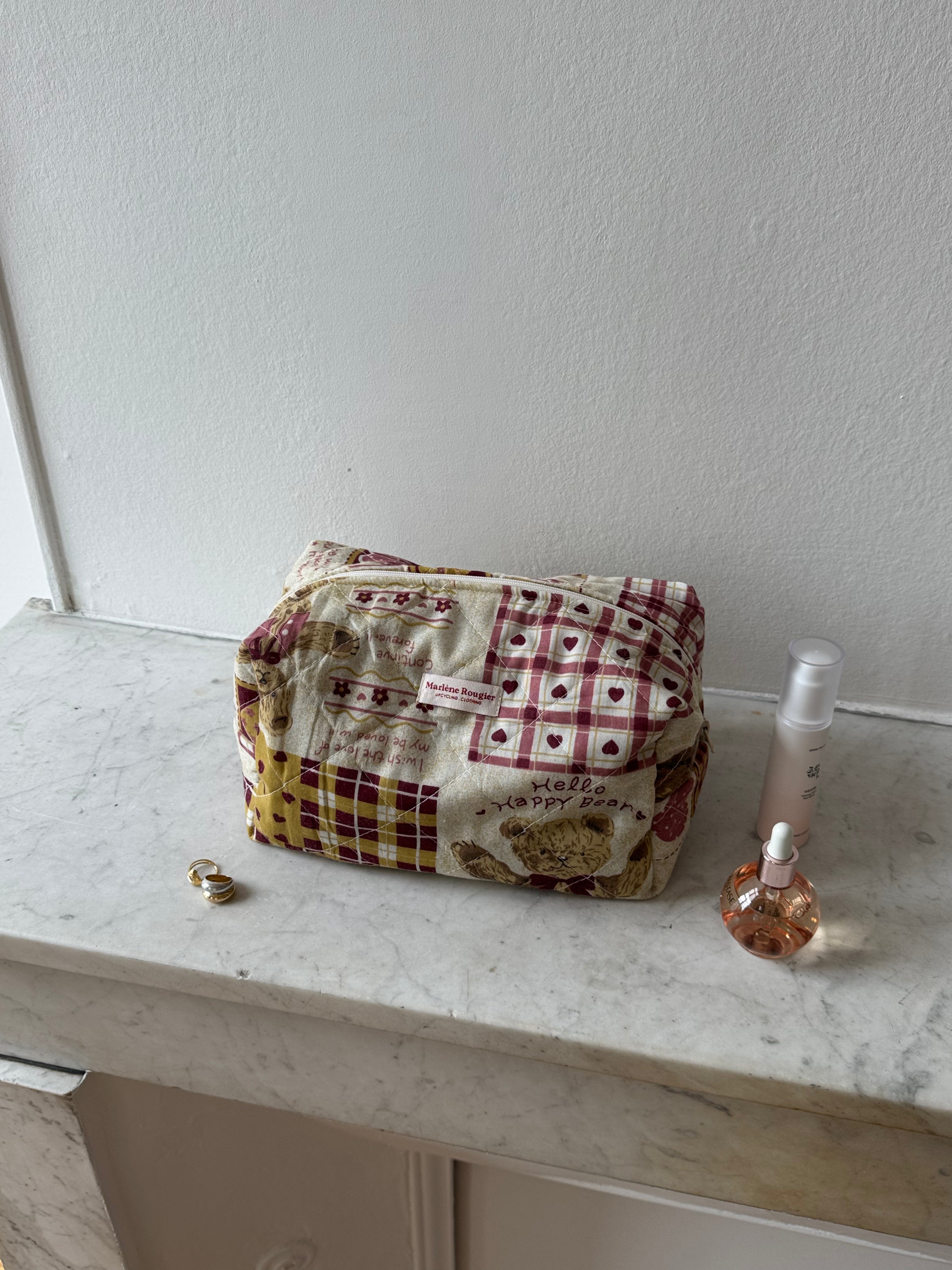 Trousse upcyclée matelassée à motifs
