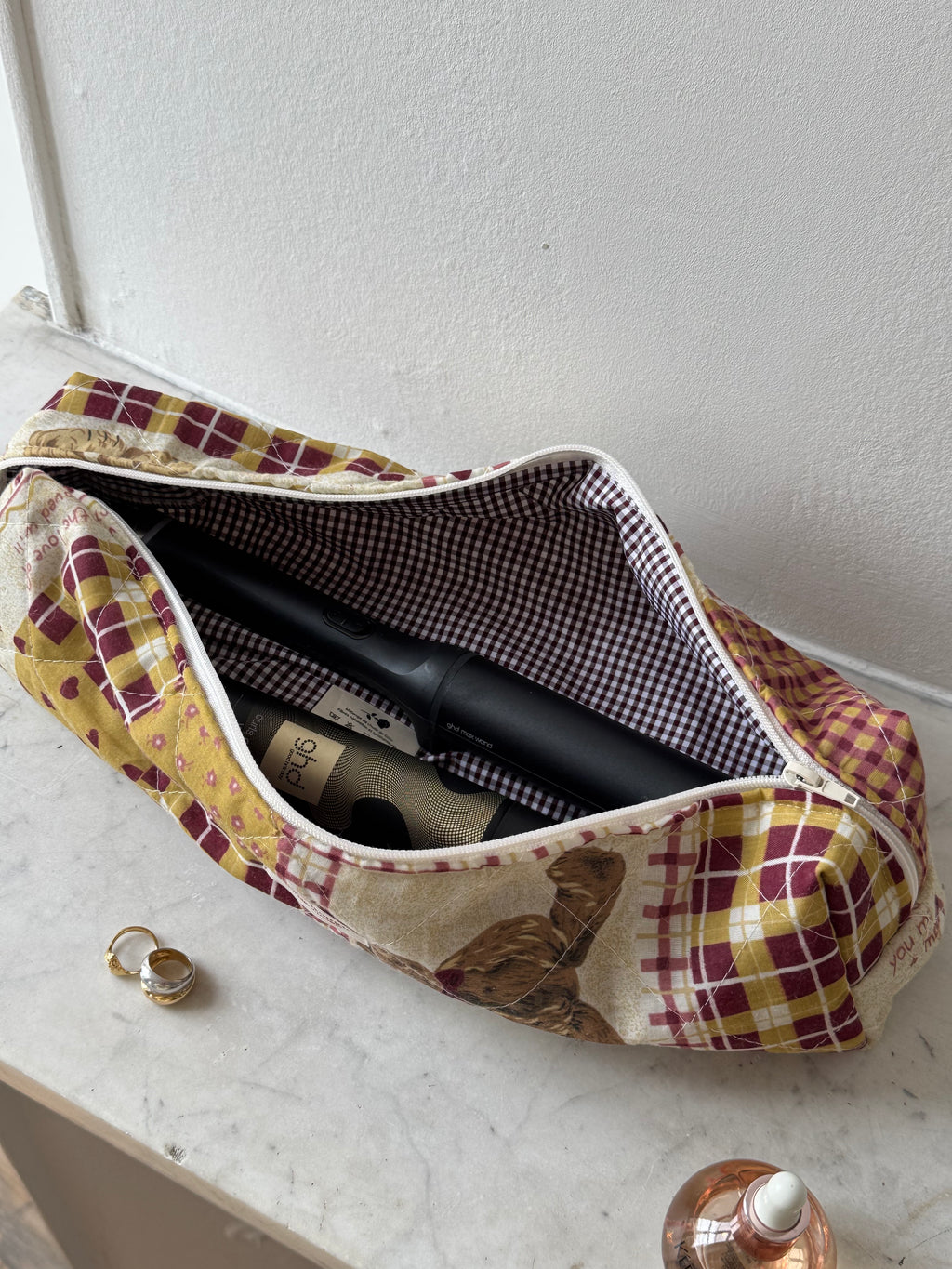 Trousse upcyclée matelassée à motifs