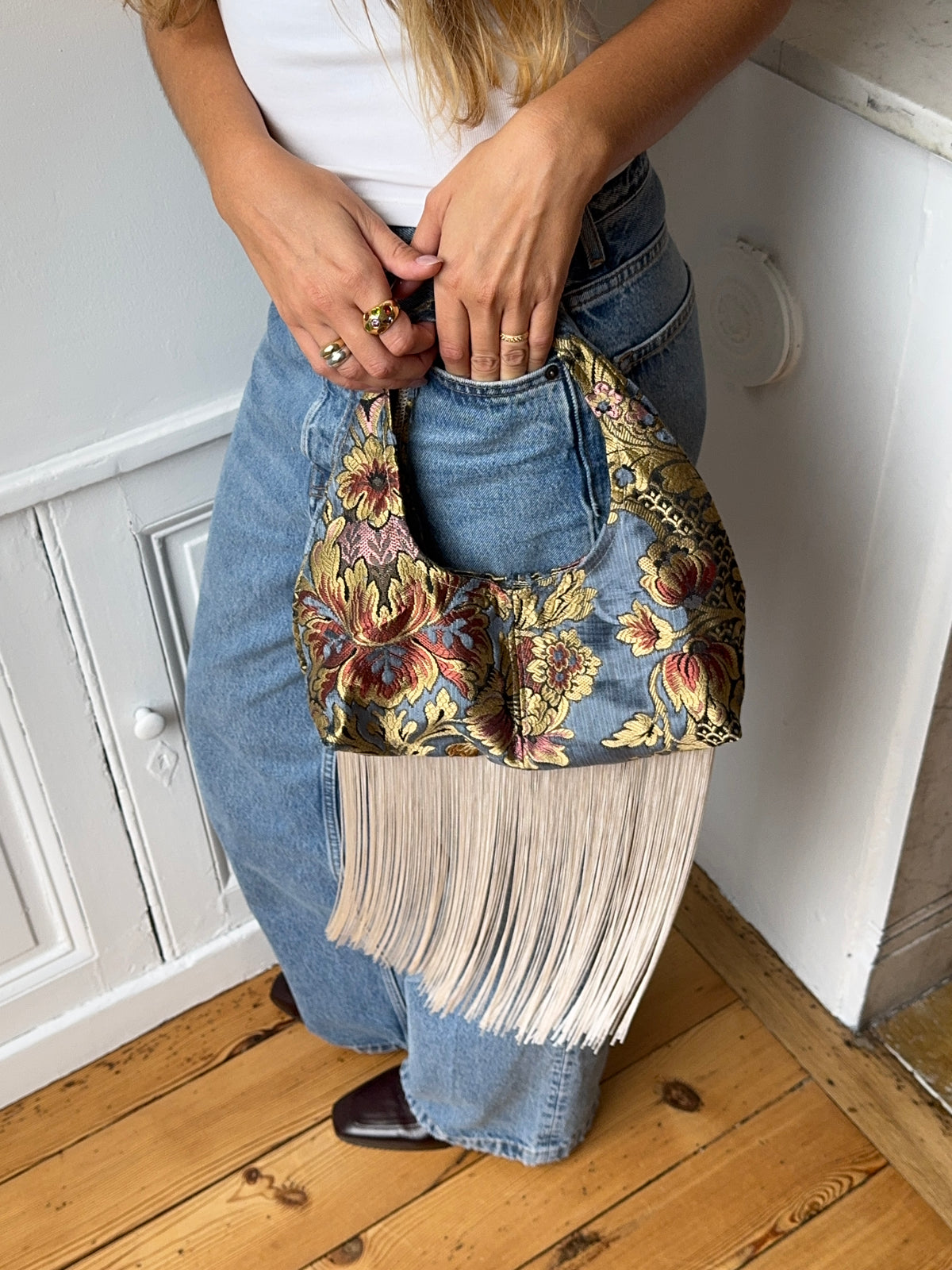 Sac upcyclé à motifs et franges