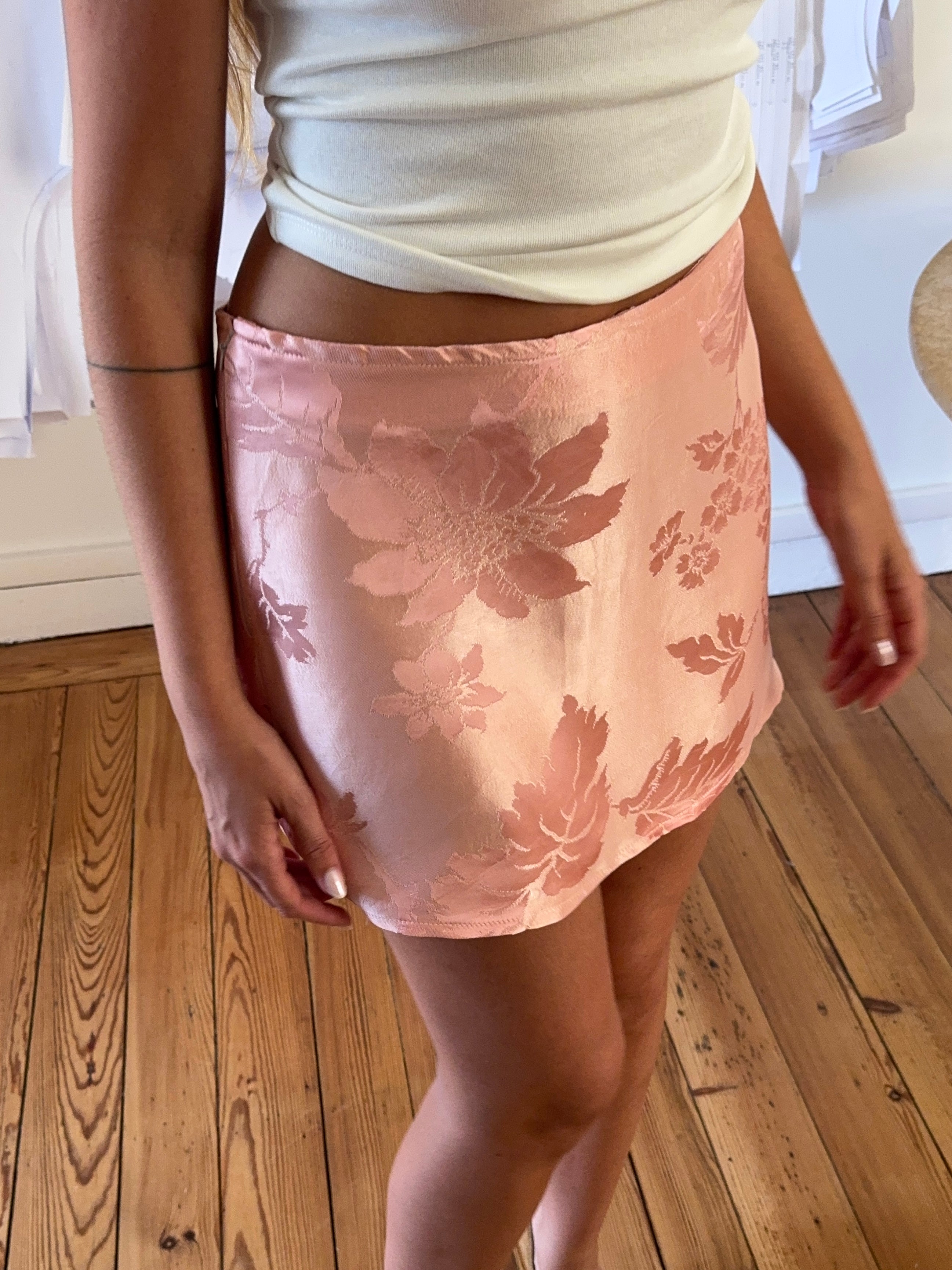 Jupe upcyclée satinée rose - S