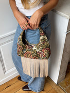 Sac upcyclé à fleurs et franges