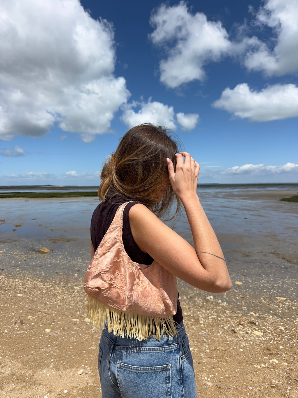 Sac upcyclé satiné rose à motifs et franges vintage - petit