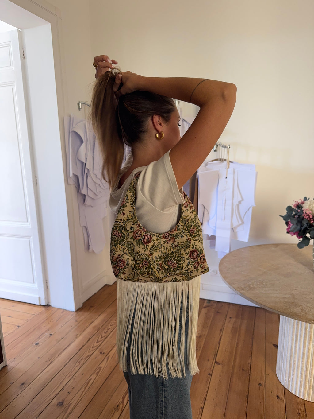 Sac upcyclé fleurs et franges