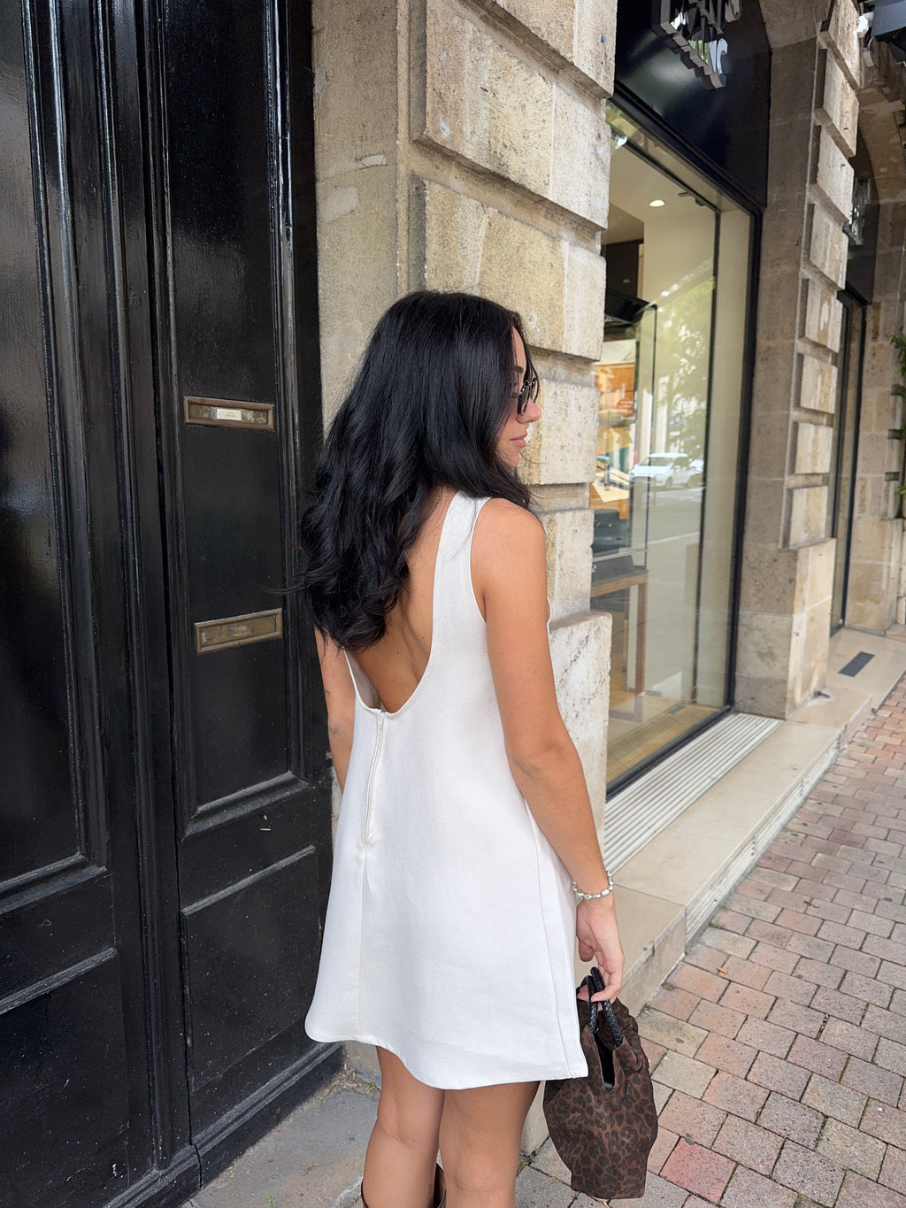 Robe dos nu écrue évasée