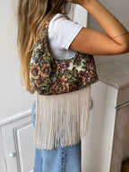 Sac upcyclé à fleurs et franges