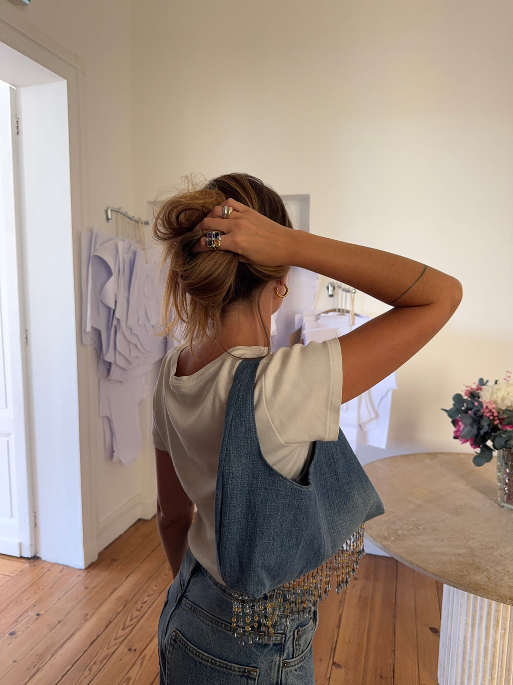 Sac upcyclé denim et perles vintage - petit
