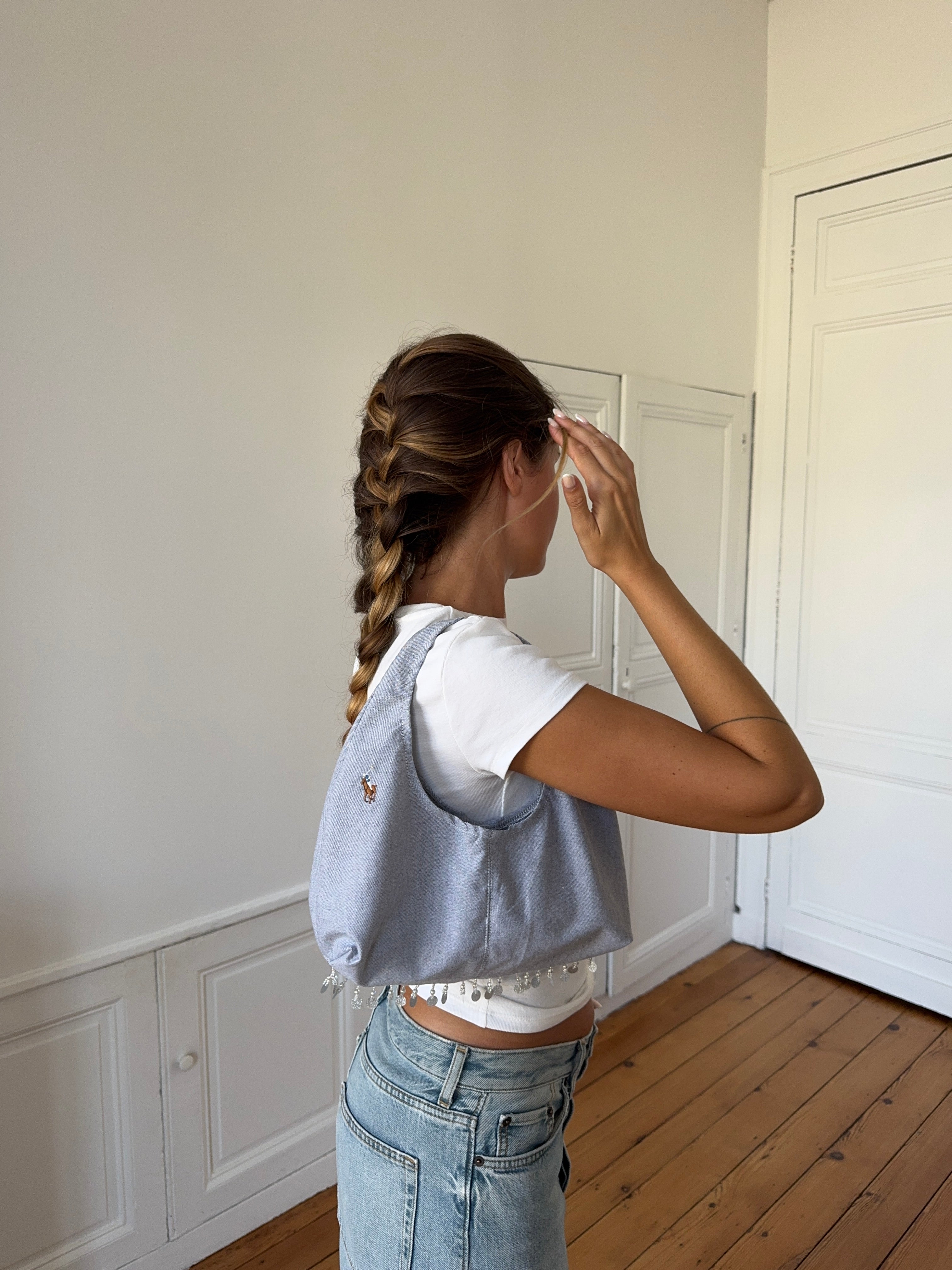 Sac upcyclé gris et franges