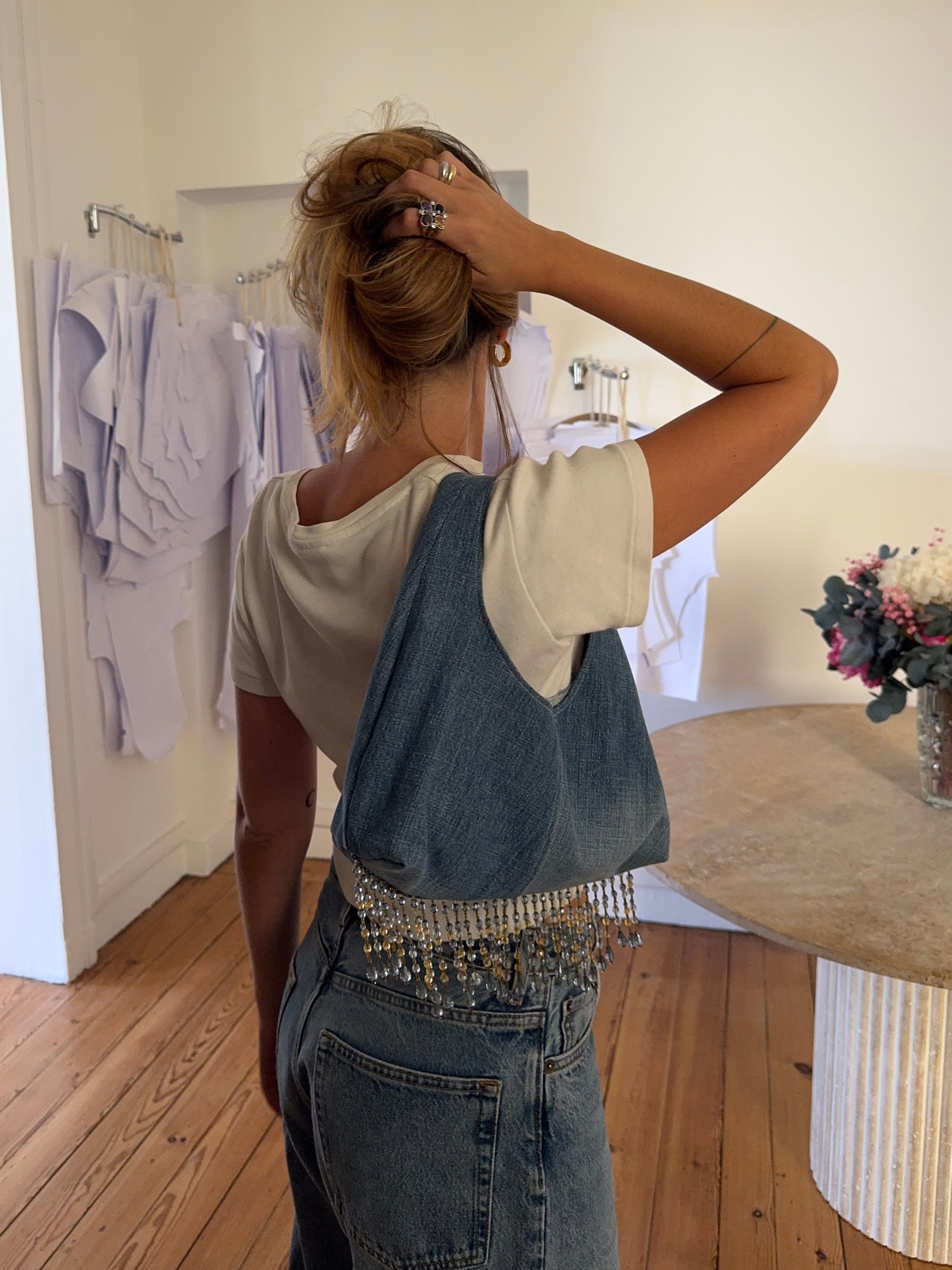 Sac upcyclé denim et perles vintage - petit