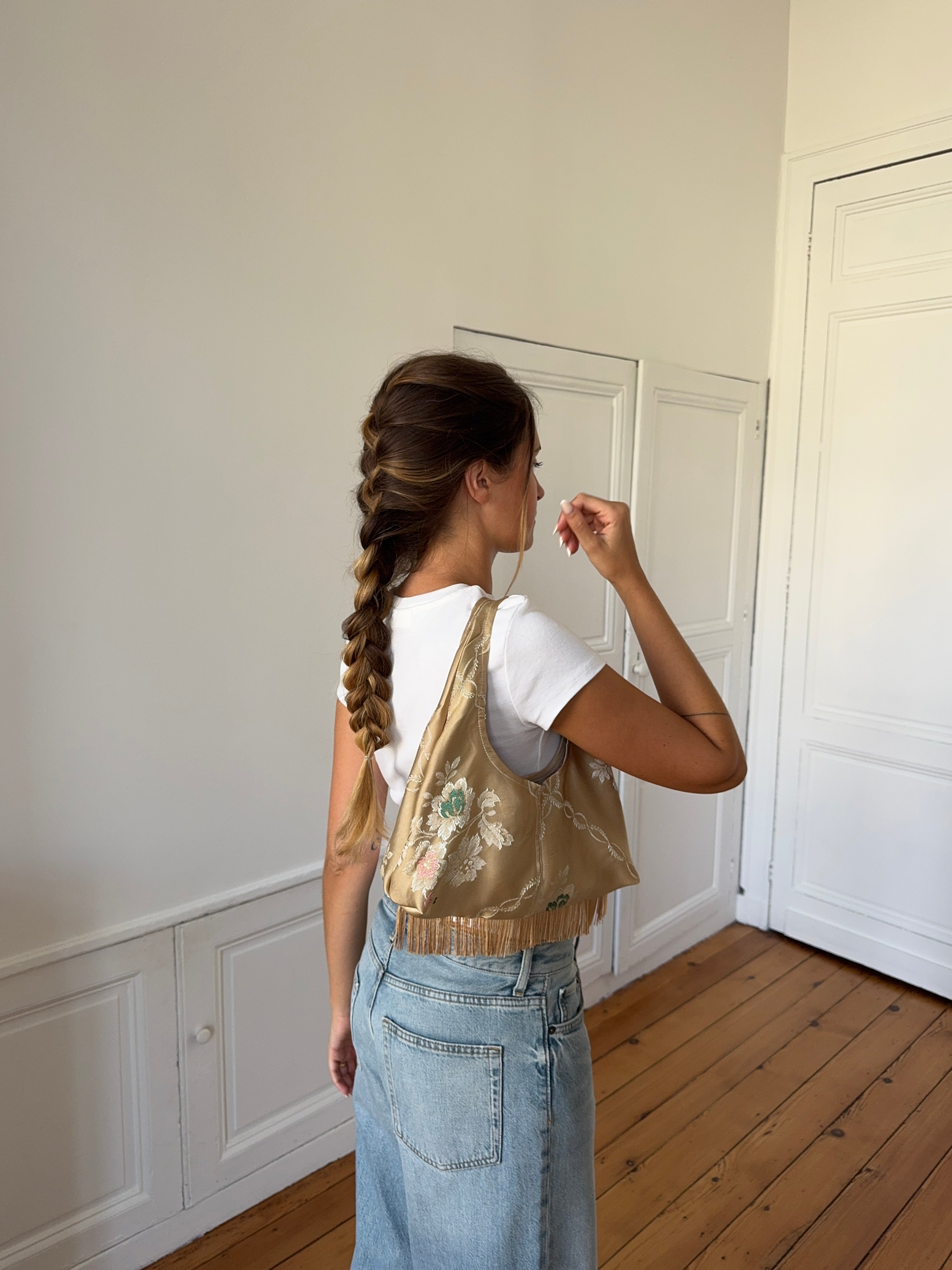 Sac upcyclé satiné doré et franges