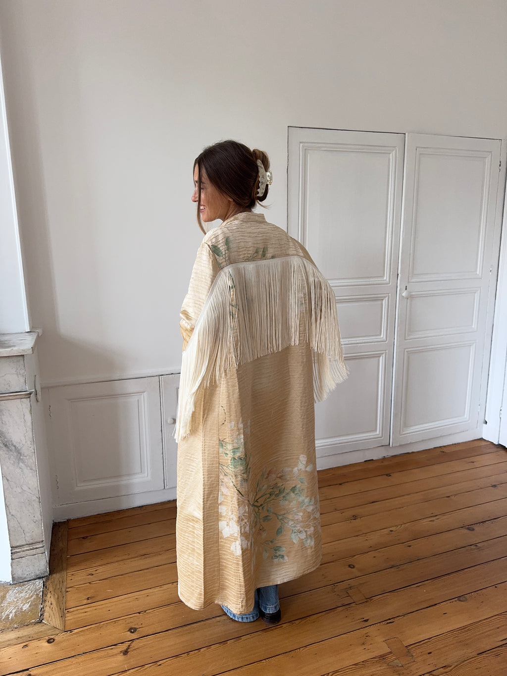 Veste longue upcyclée satinée dorée et franges - S/M