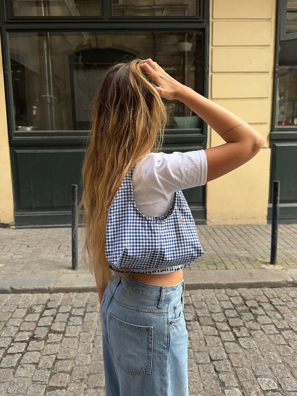 Sac upcyclé vichy bleu et perles vintage - petit