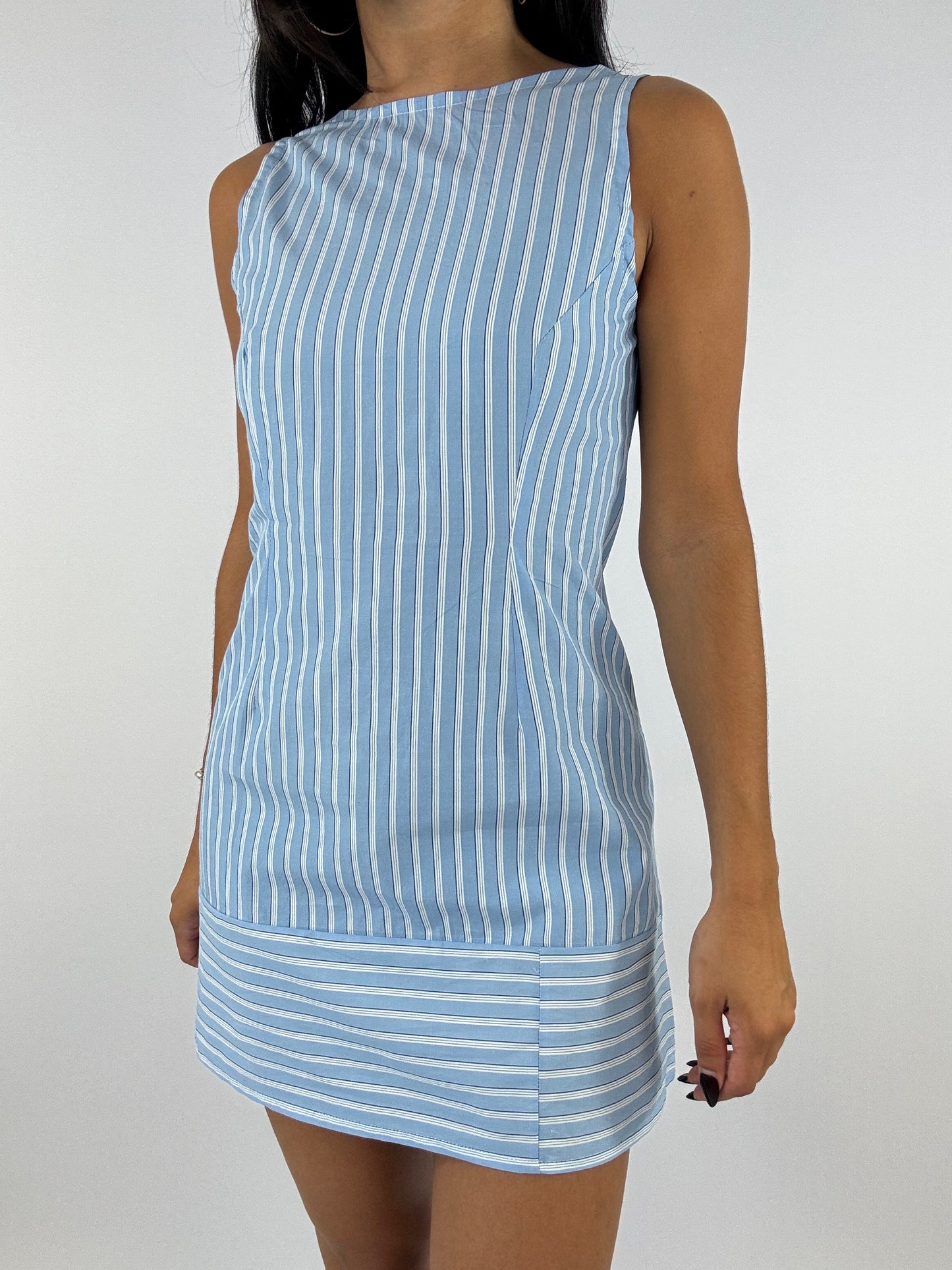 Robe upcyclée bleu clair à rayures