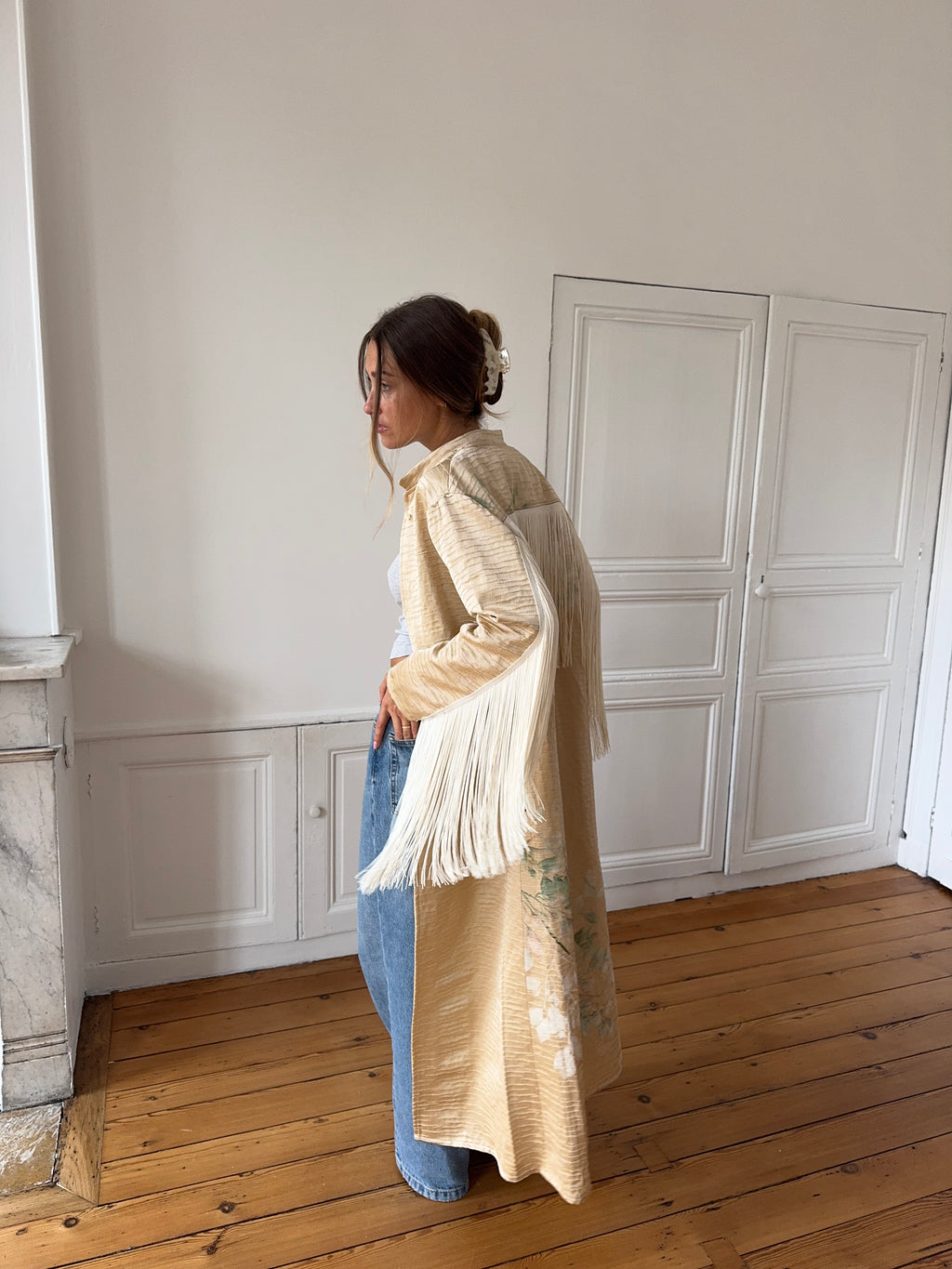 Veste longue upcyclée satinée dorée et franges - S/M