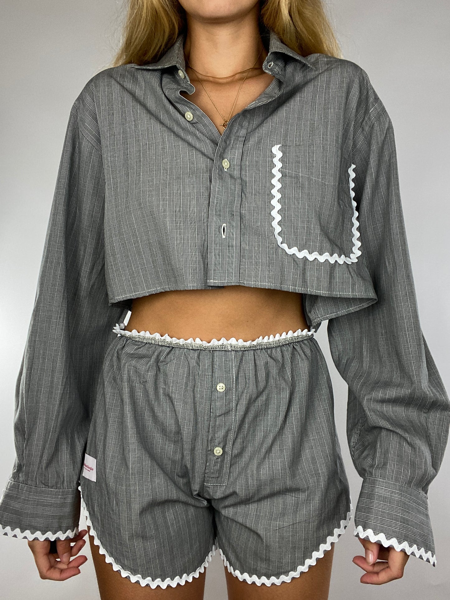 Ensemble upcyclé gris rayé