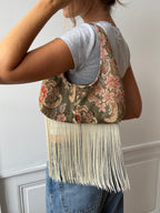Sac upcyclé à motifs et franges