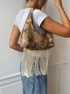 Sac upcyclé à motifs et franges