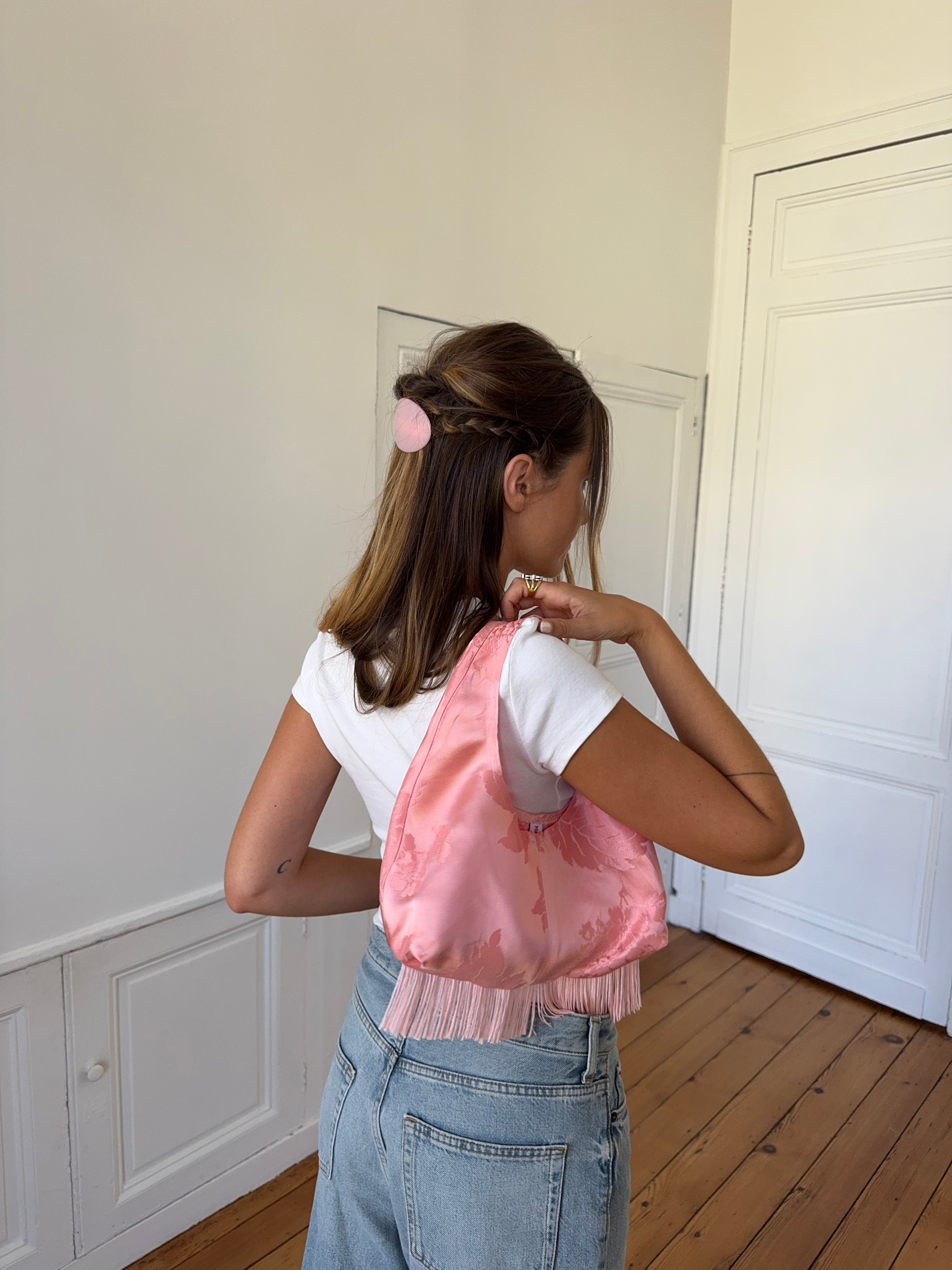 Sac upcyclé satiné rose et franges