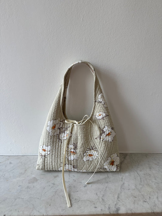 Sac upcyclé matelassé à fleurs