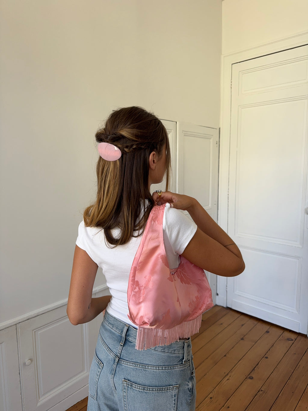 Sac upcyclé satiné rose et franges
