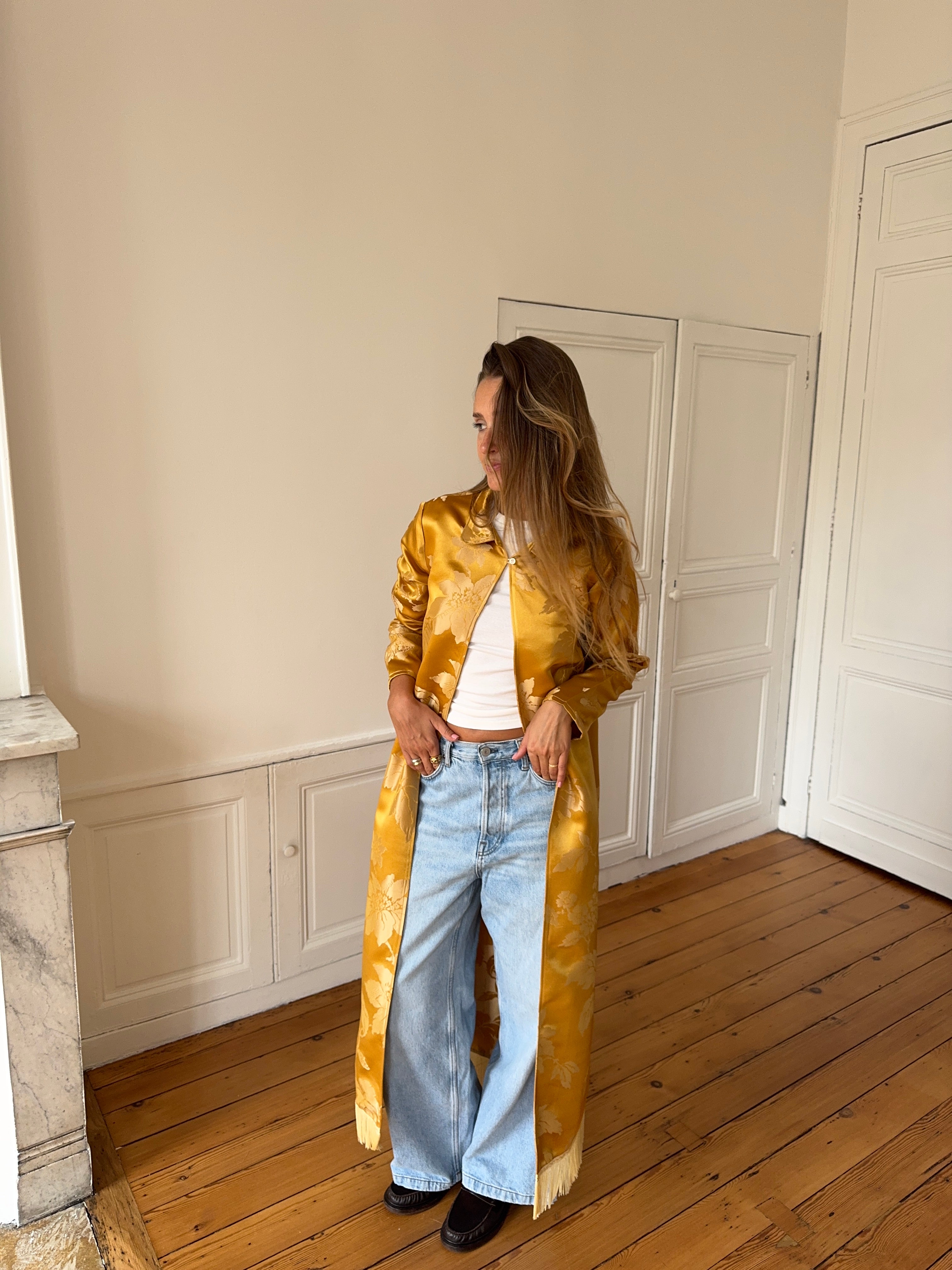 Veste longue upcyclée satinée dorée et franges - S