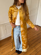 Veste longue upcyclée satinée dorée et franges - S