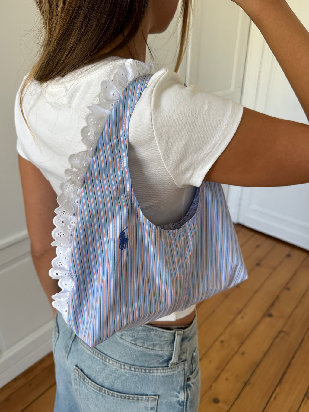 Sac upcyclé rayé et dentelle