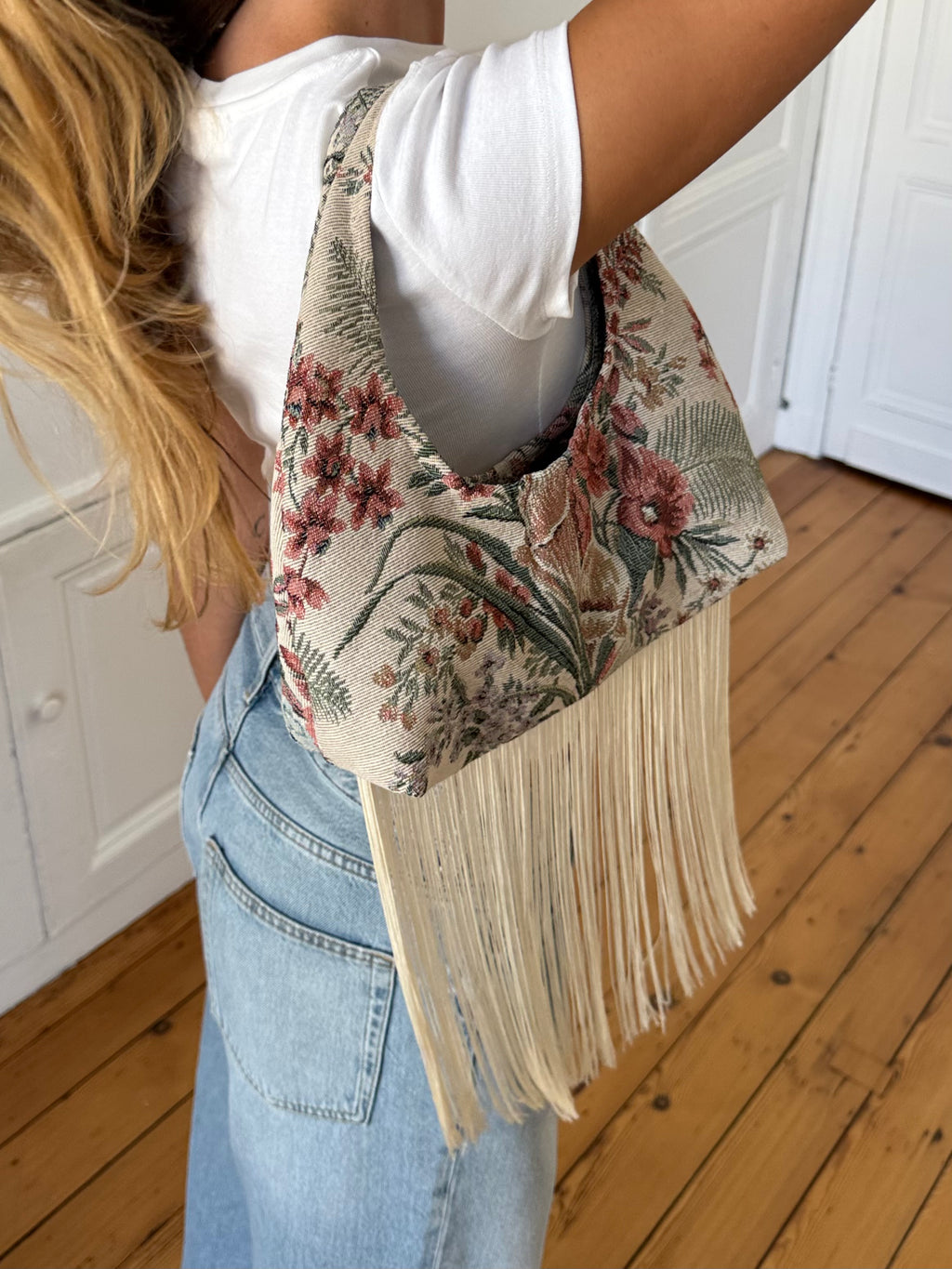Sac upcyclé à motifs et franges