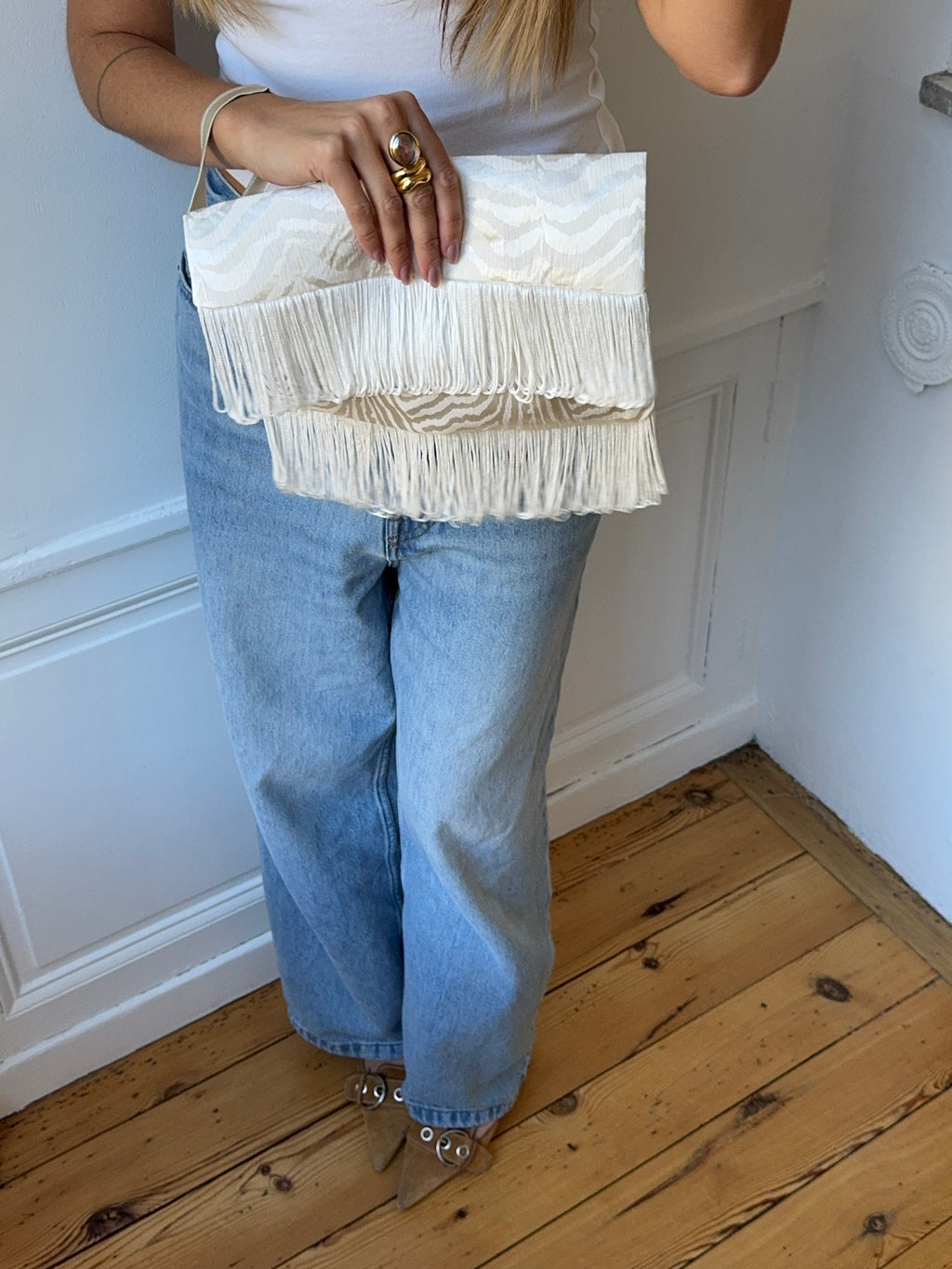 Pochette upcyclée soie zébrée et franges