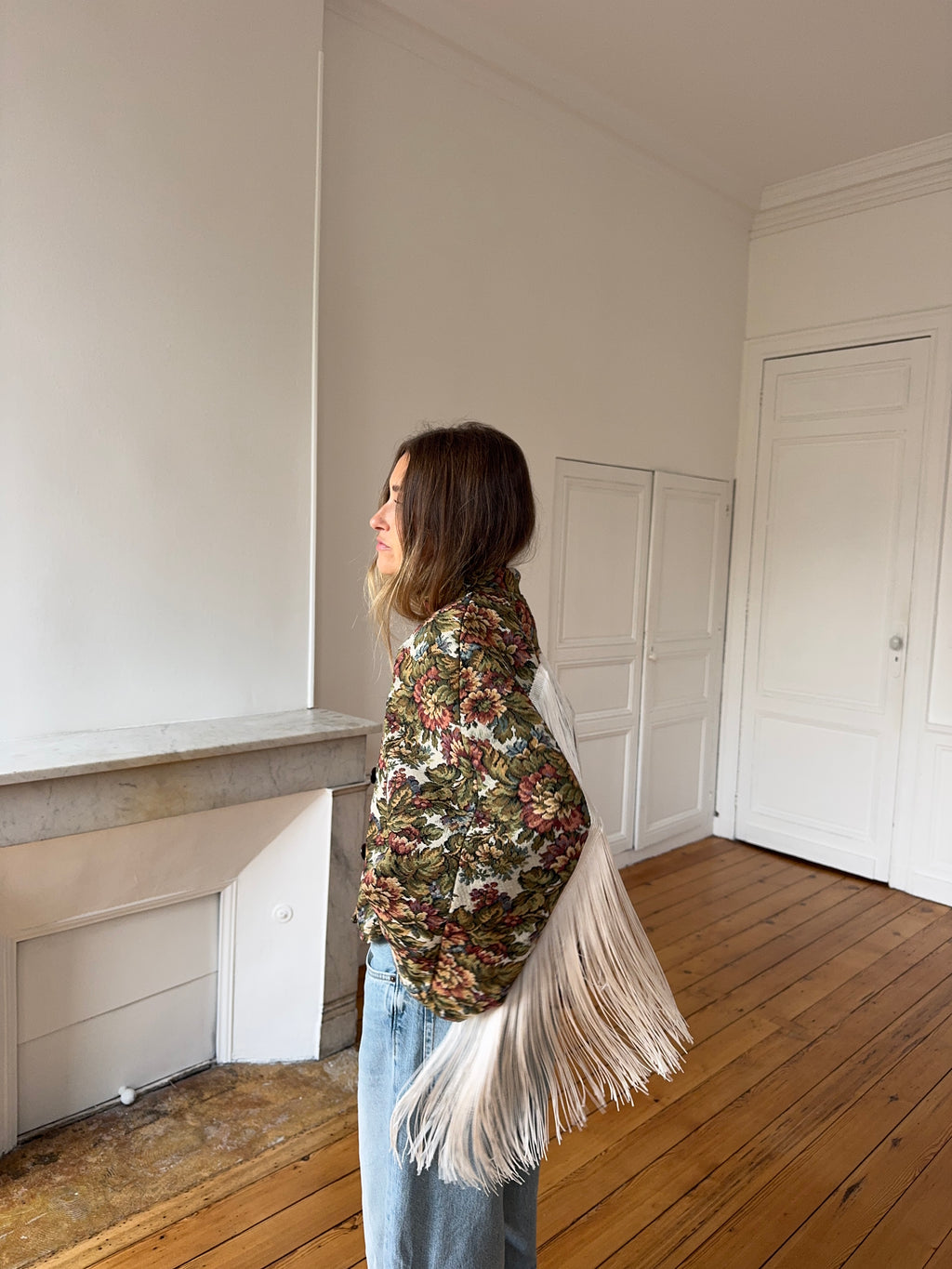 Veste upcyclée à fleurs et franges