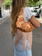 Sac upcyclé orange clair à motifs et franges vintage - petit