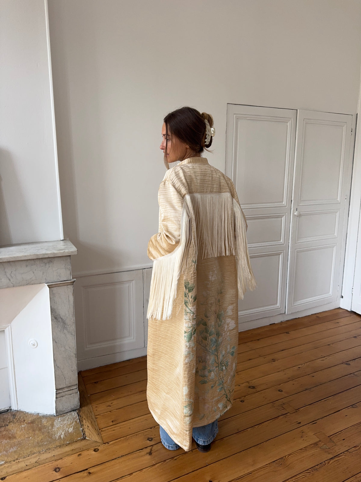 Veste longue upcyclée satinée dorée et franges - S/M