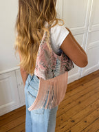 Sac upcyclé à motifs et franges