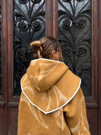 Capuche upcyclée laine marron clair à motifs vintage