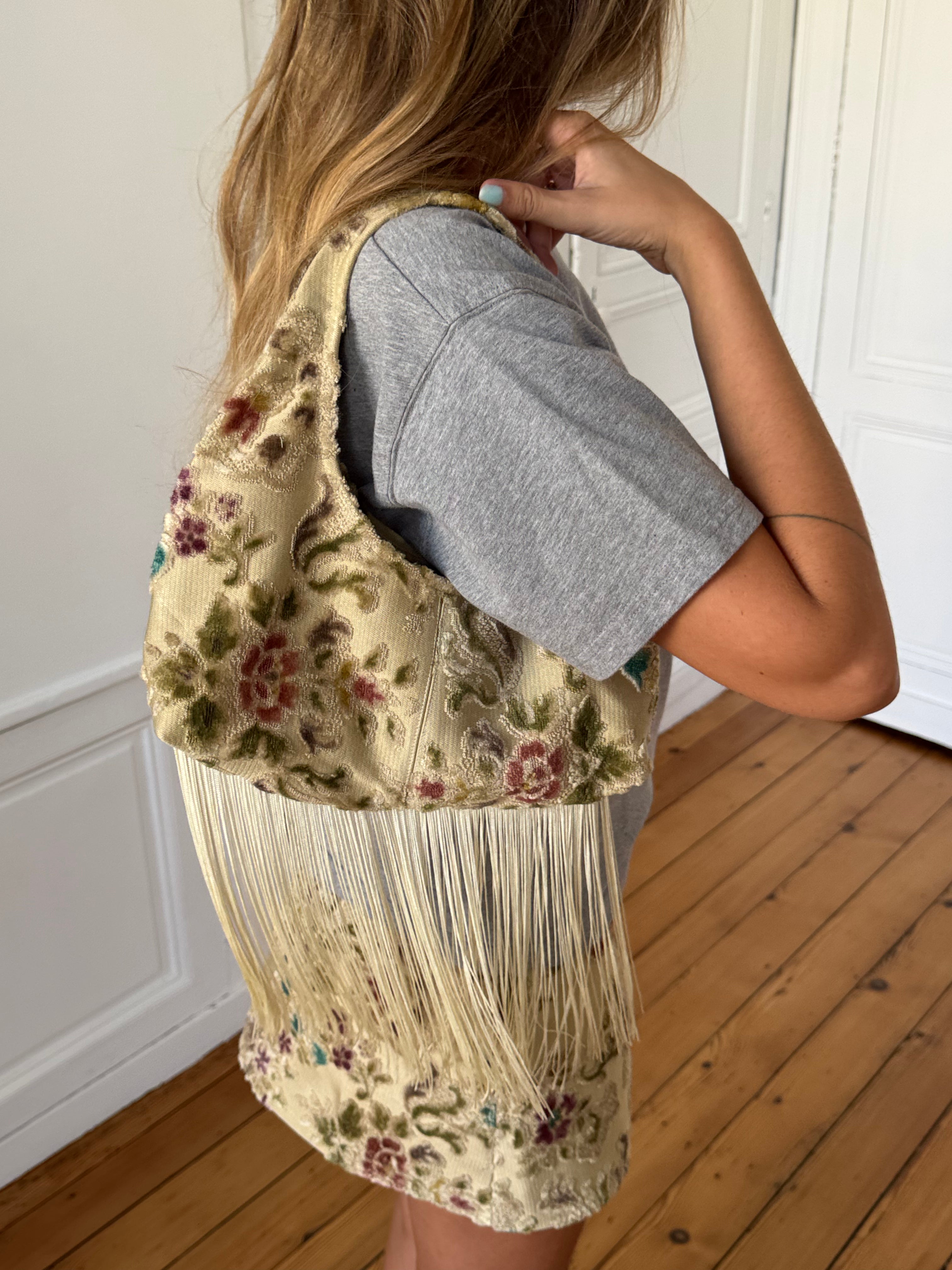 Sac upcyclé doré et franges