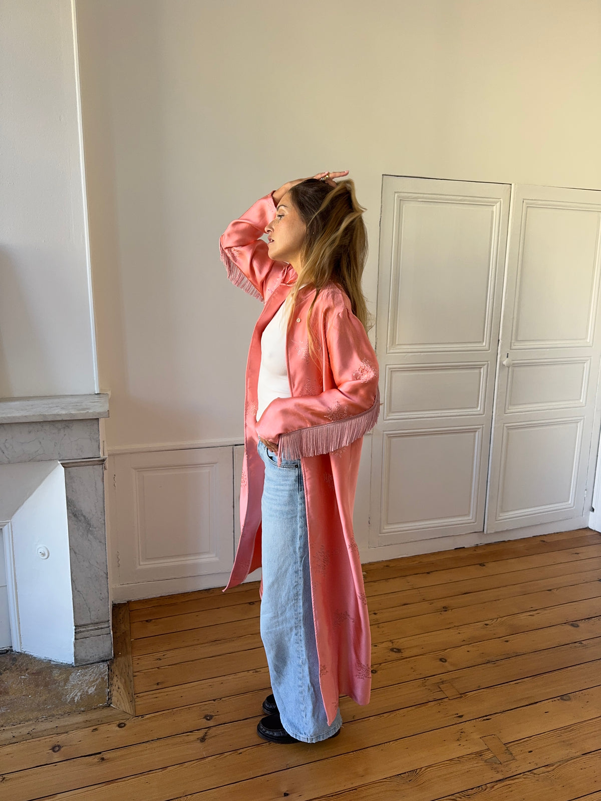 Veste longue upcyclée satinée rose et franges - S/M