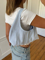 Sac upcyclé denim clair et perles