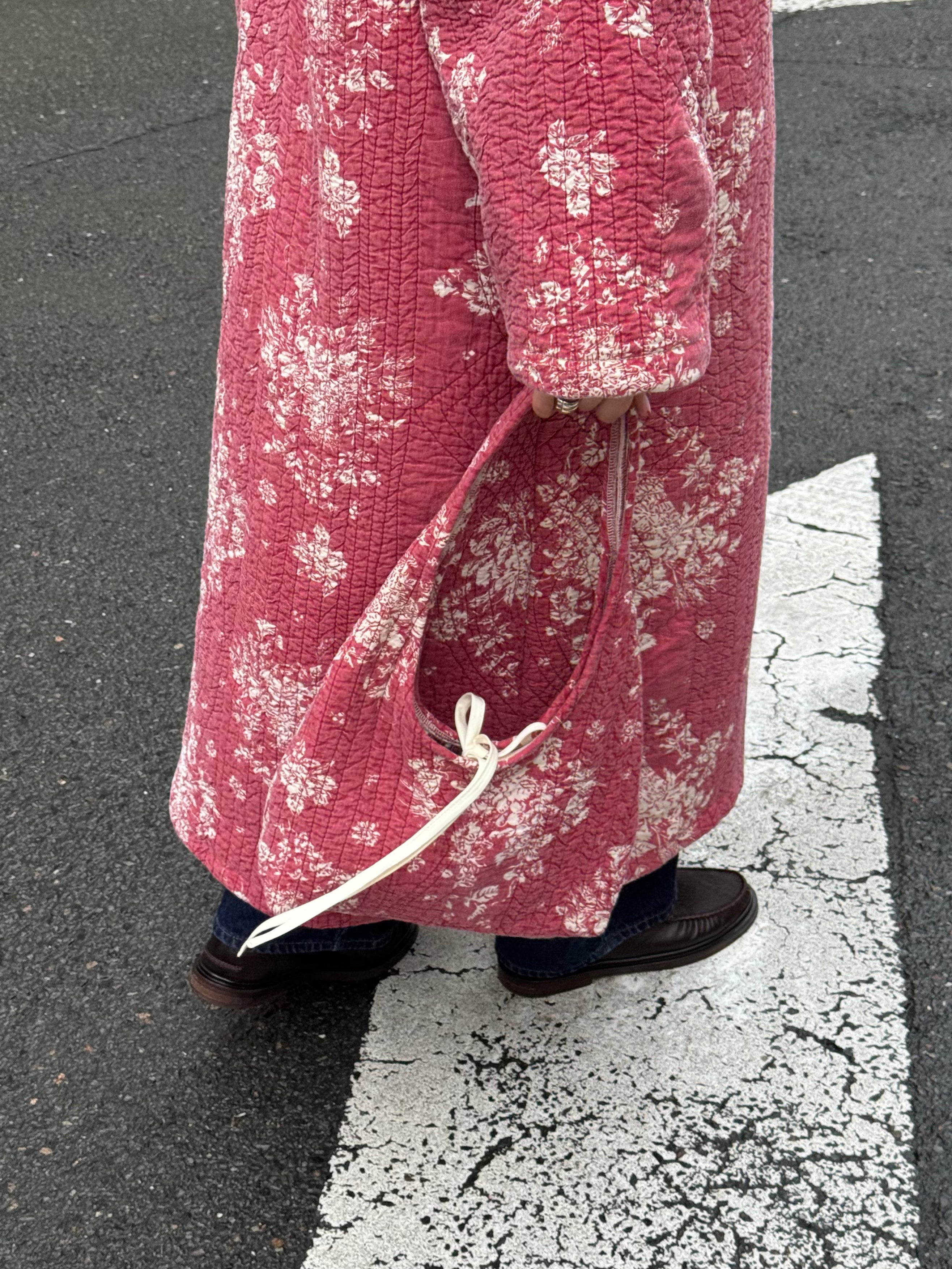 Sac upcyclé matelassé rouge à motifs vintage - petit